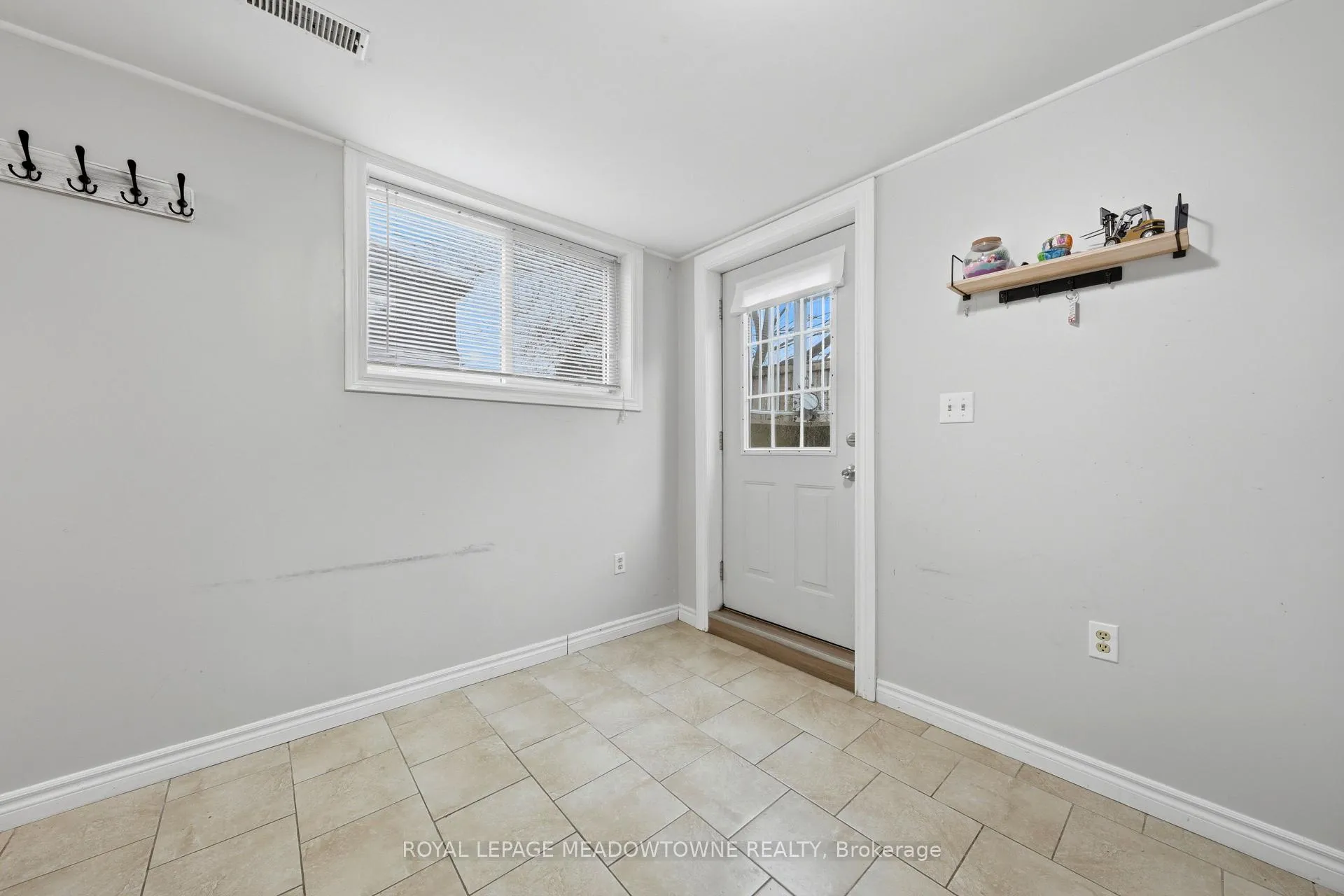 Photo 4 of Unit Lower, 545 Hill Street E, Centre Wellington, Fergus — HOMEH