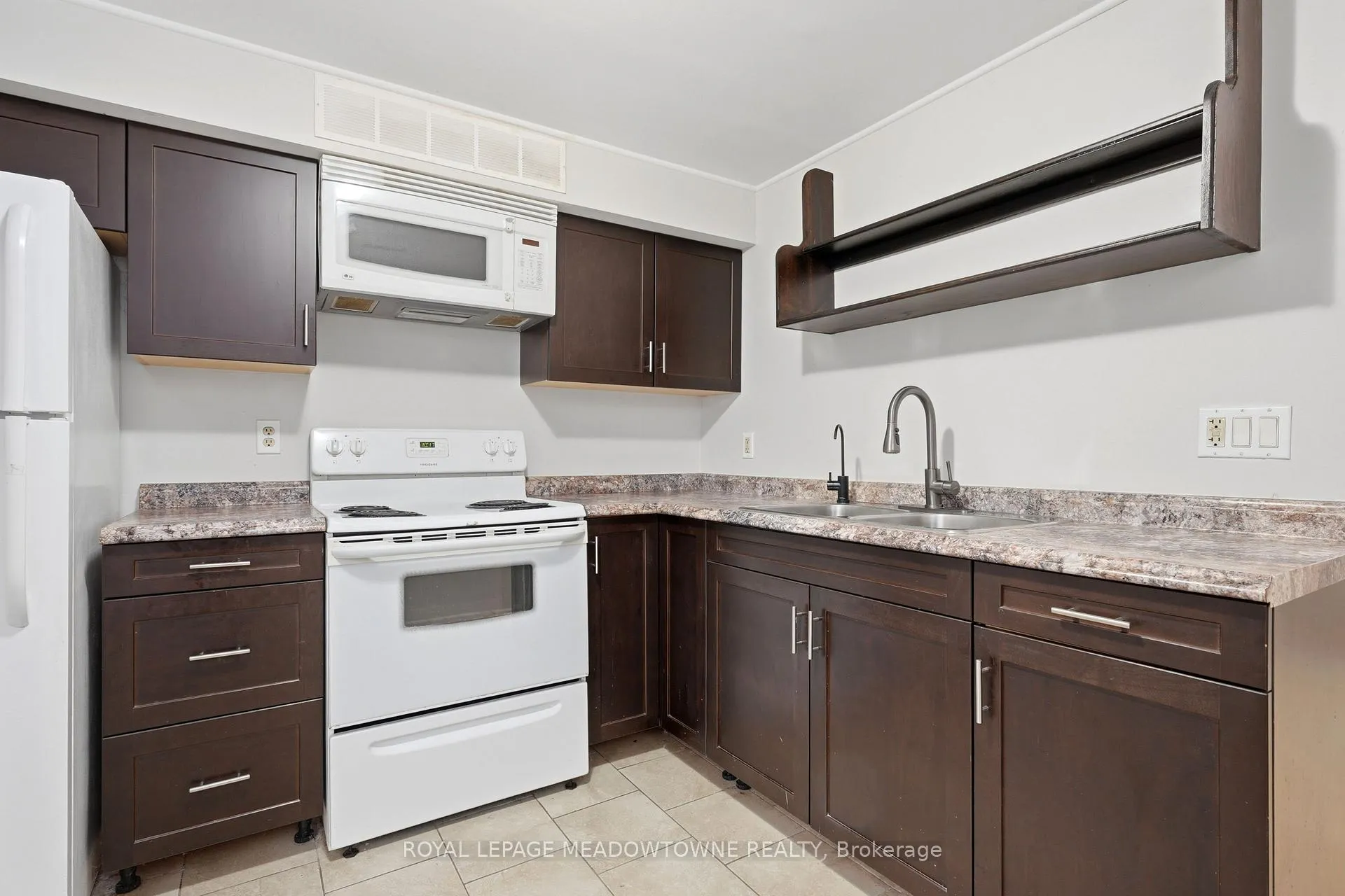 Photo 7 of Unit Lower, 545 Hill Street E, Centre Wellington, Fergus — HOMEH
