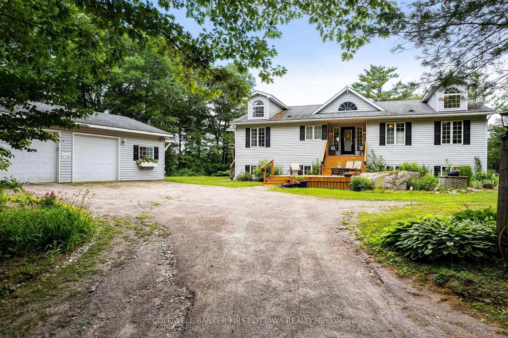 Photo 6 of 1718 Blue Heron Ridge, Frontenac, Frontenac Centre — HOMEH
