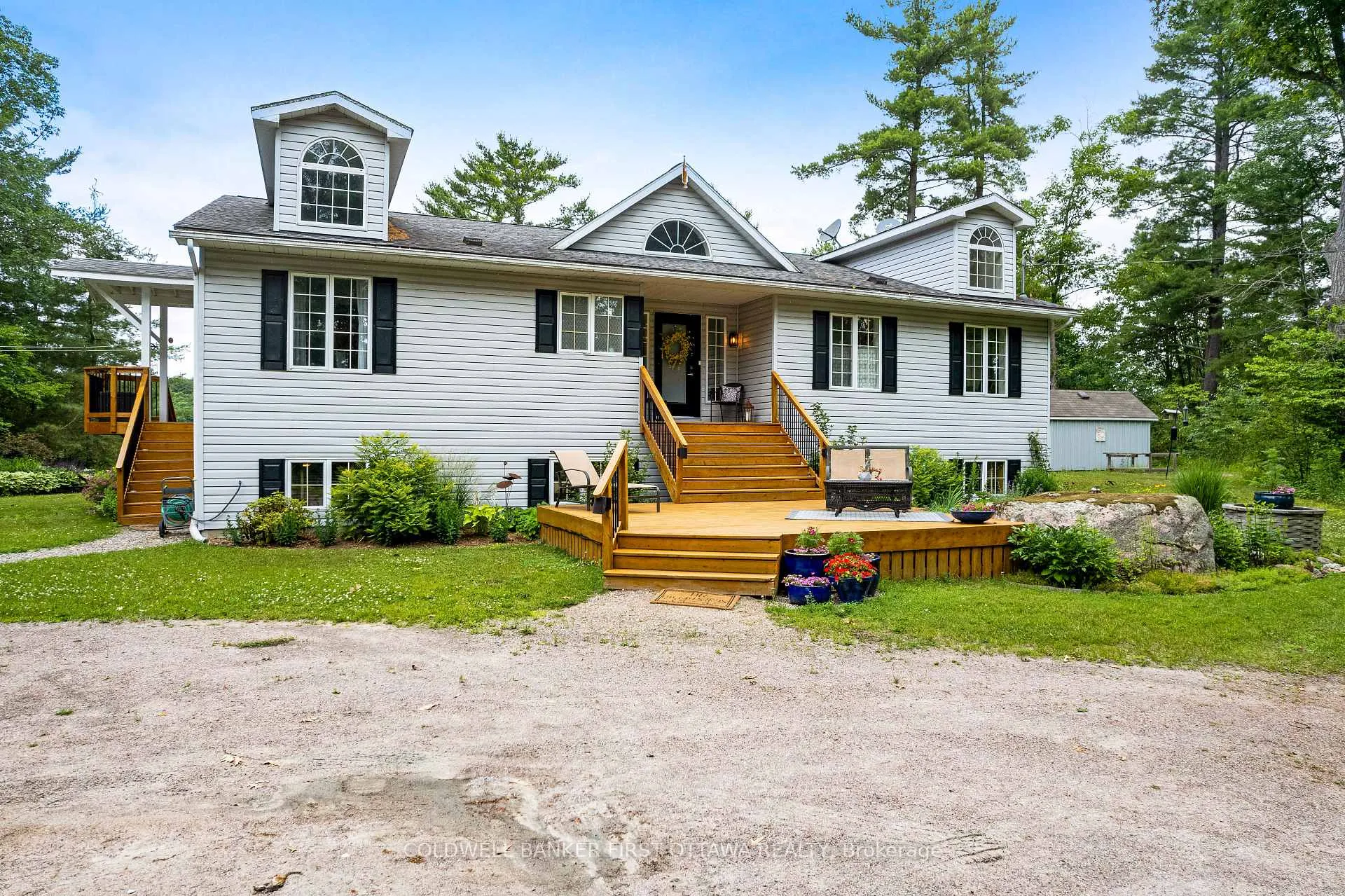 Photo 7 of 1718 Blue Heron Ridge, Frontenac, Frontenac Centre — HOMEH