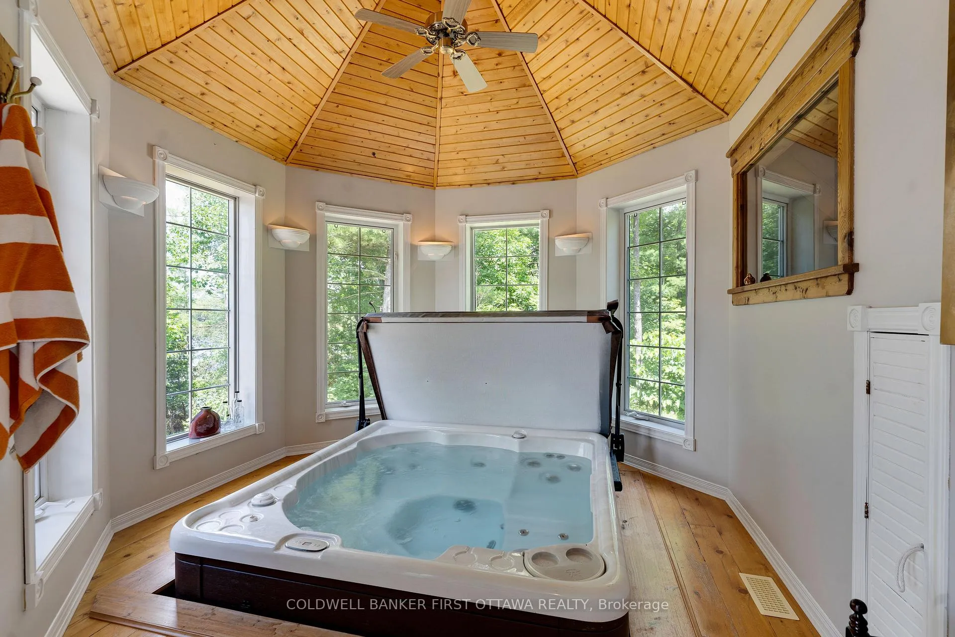 Photo 19 of 1718 Blue Heron Ridge, Frontenac, Frontenac Centre — HOMEH
