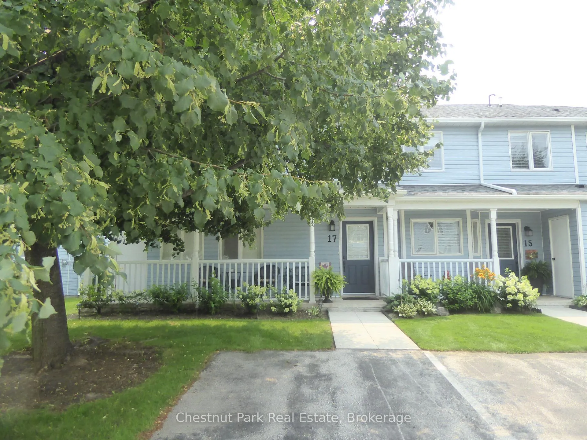 Front of 17 Valleymede Court
