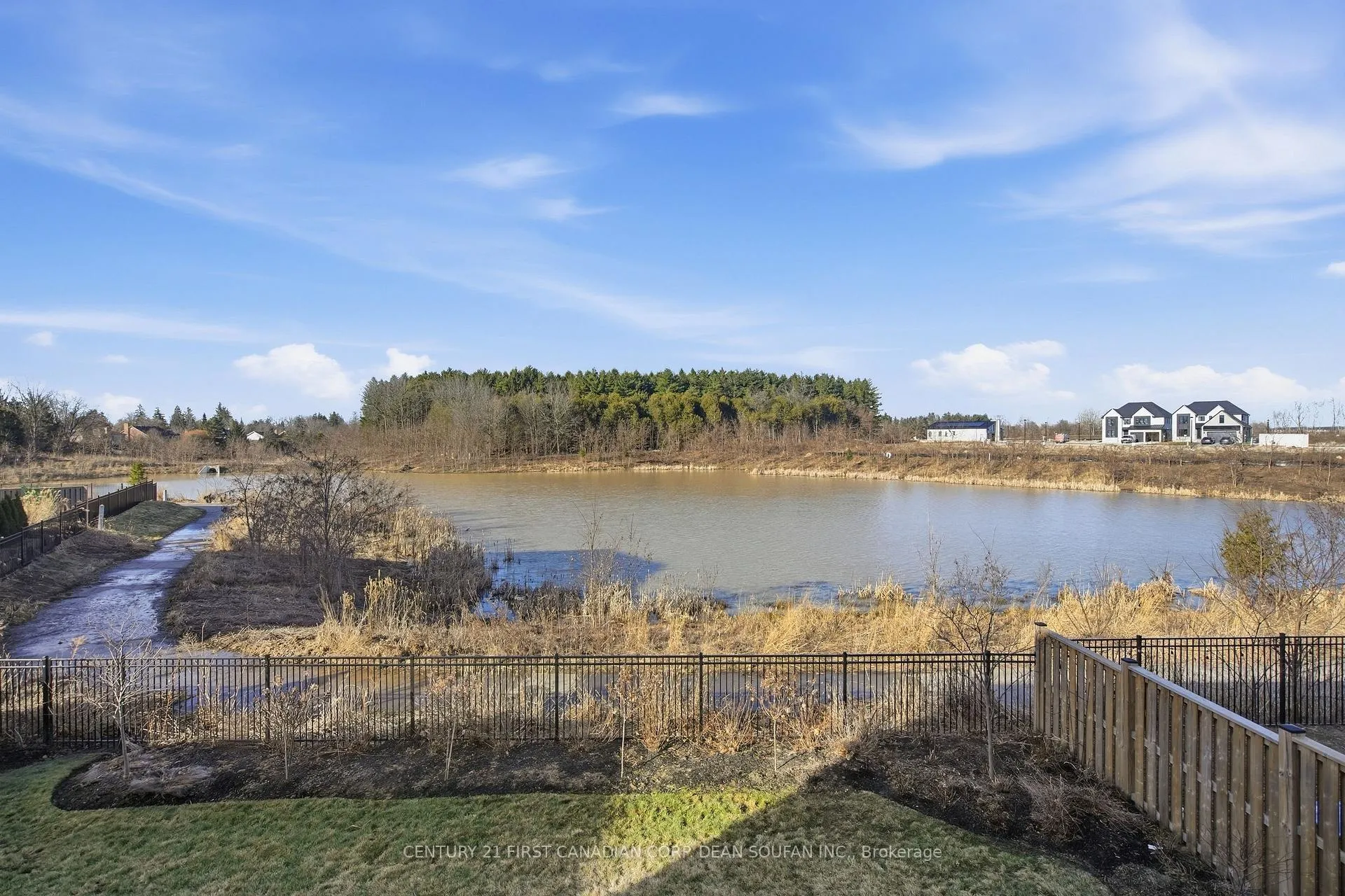 Photo 3 of 4121 Winterberry Drive, London, South V — HOMEH