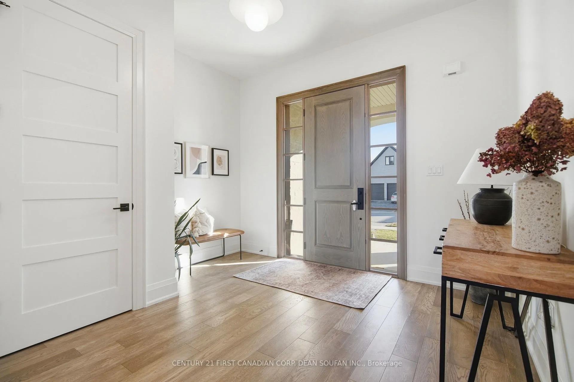 Photo 4 of 4121 Winterberry Drive, London, South V — HOMEH
