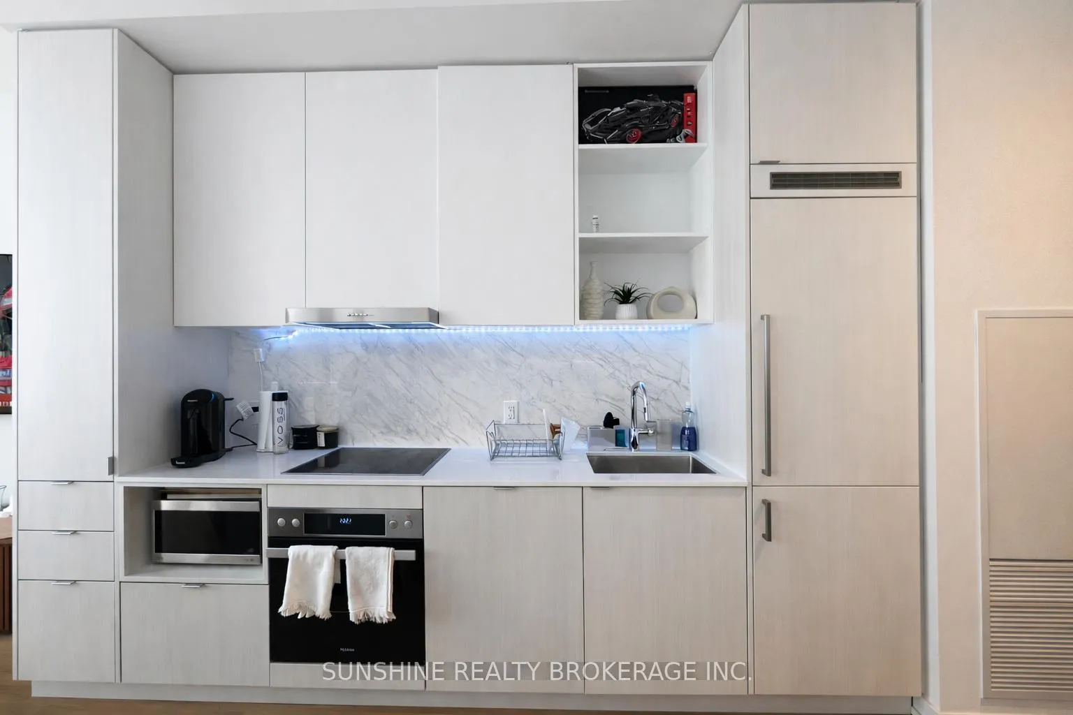 Photo 11 of Unit PH112, 138 Downes Street, Seguin, Waterfront Communities — HOMEH