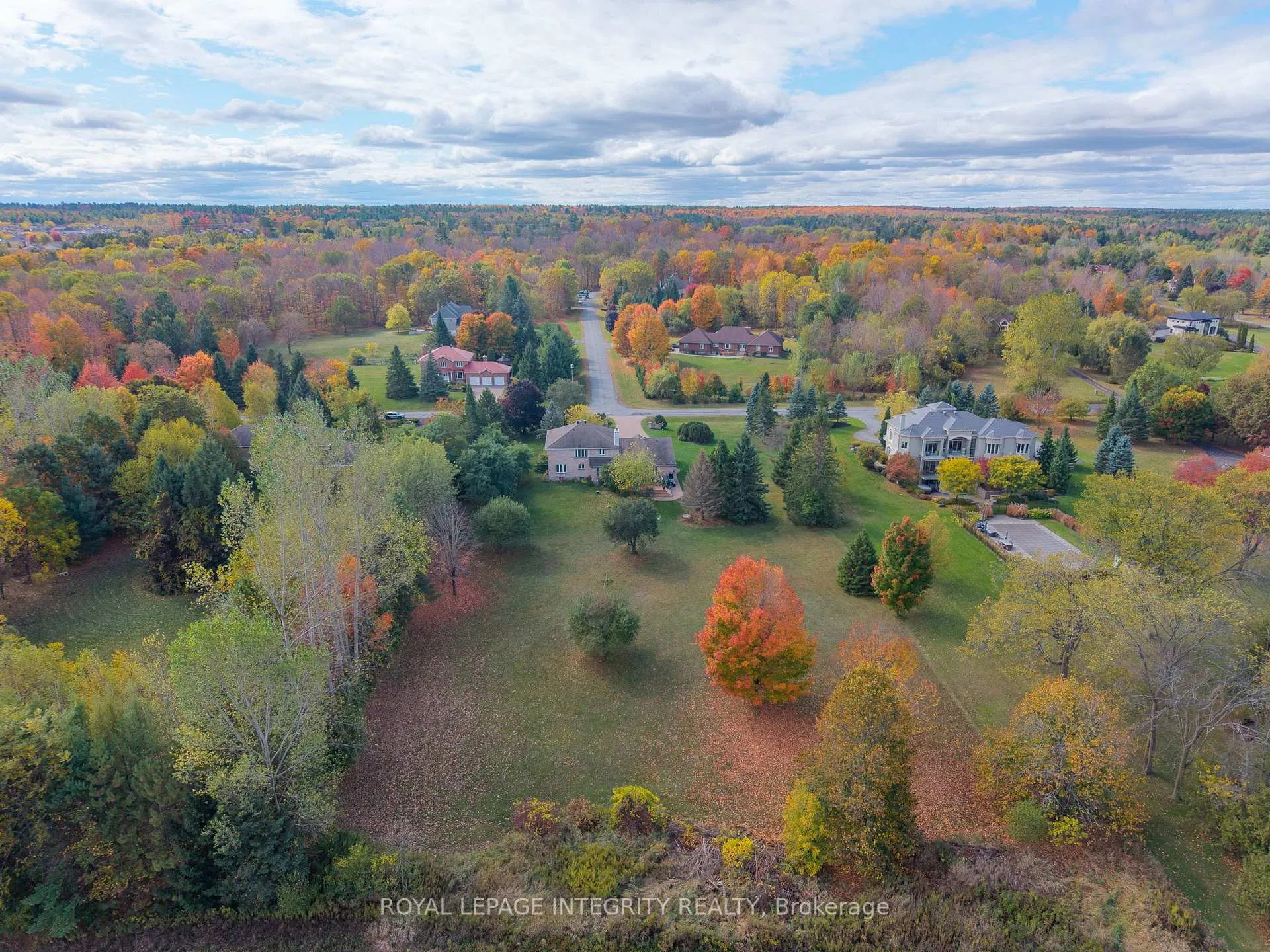 Photo 6 of 6 Marchbrook Circle, Ottawa, Kanata - Rural Kanata (Central) — HOMEH