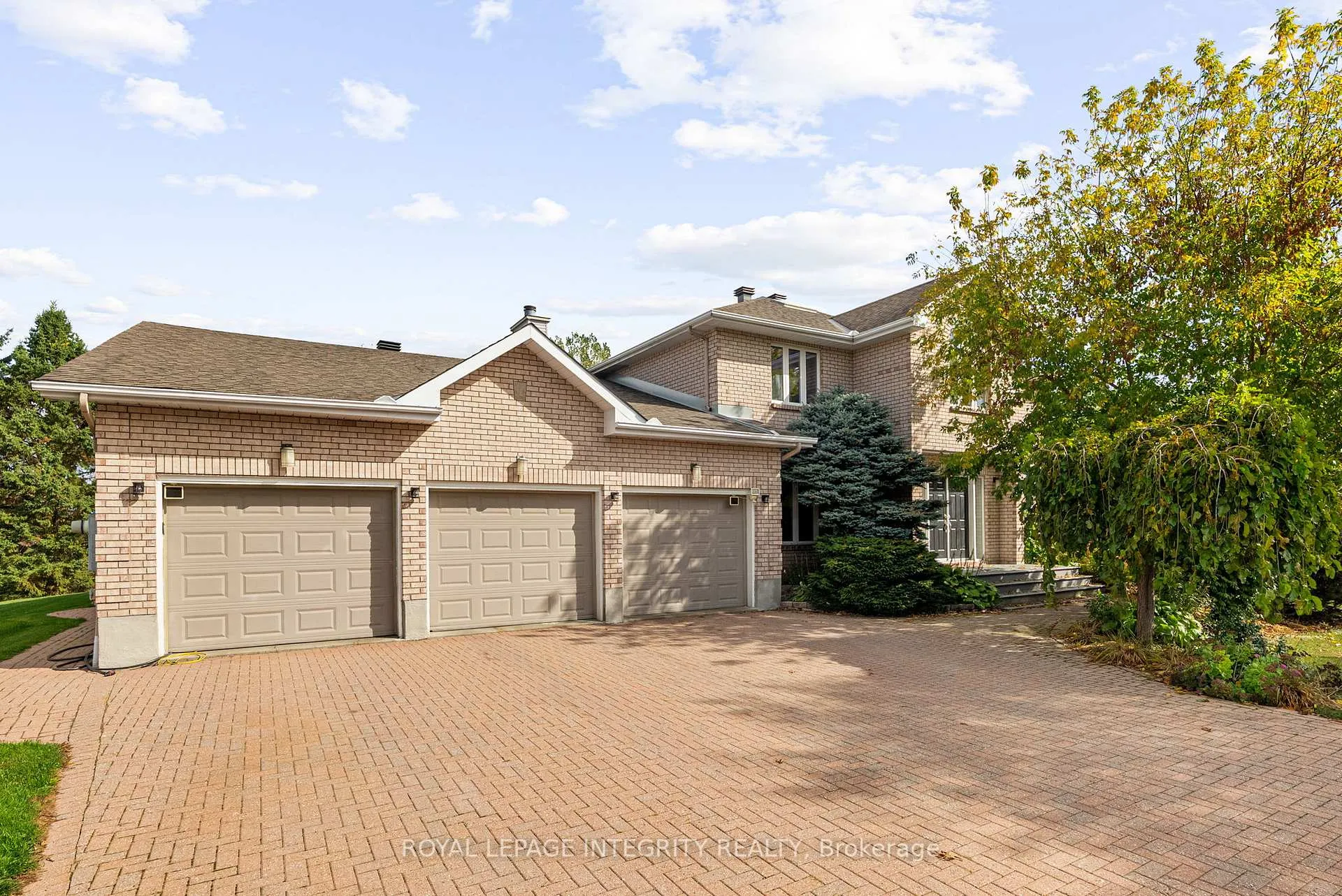Photo 3 of 6 Marchbrook Circle, Ottawa, Kanata - Rural Kanata (Central) — HOMEH