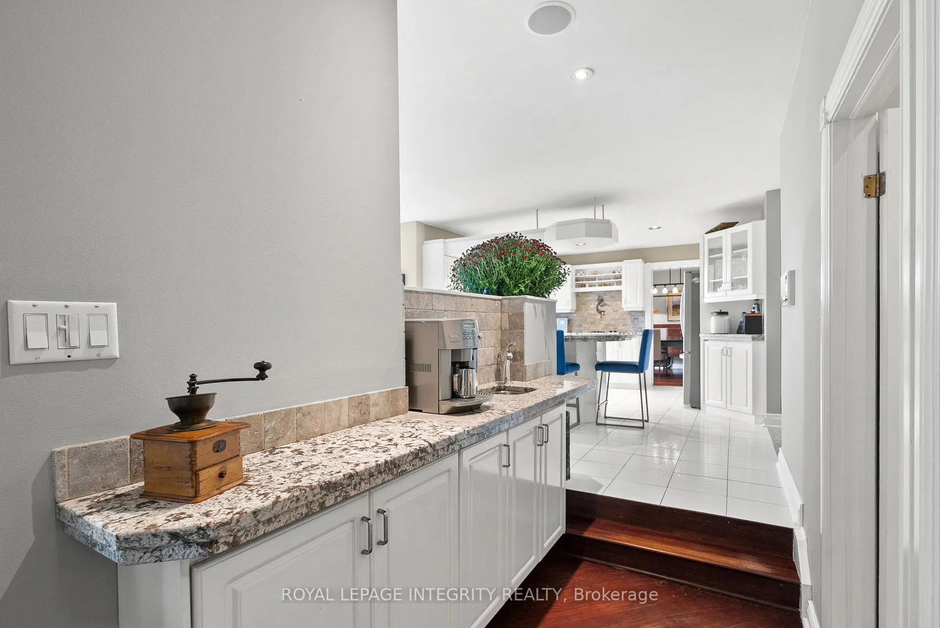 Photo 40 of 6 Marchbrook Circle, Ottawa, Kanata - Rural Kanata (Central) — HOMEH