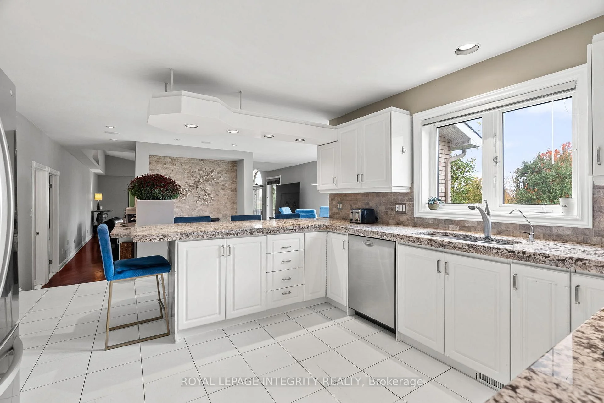 Photo 33 of 6 Marchbrook Circle, Ottawa, Kanata - Rural Kanata (Central) — HOMEH