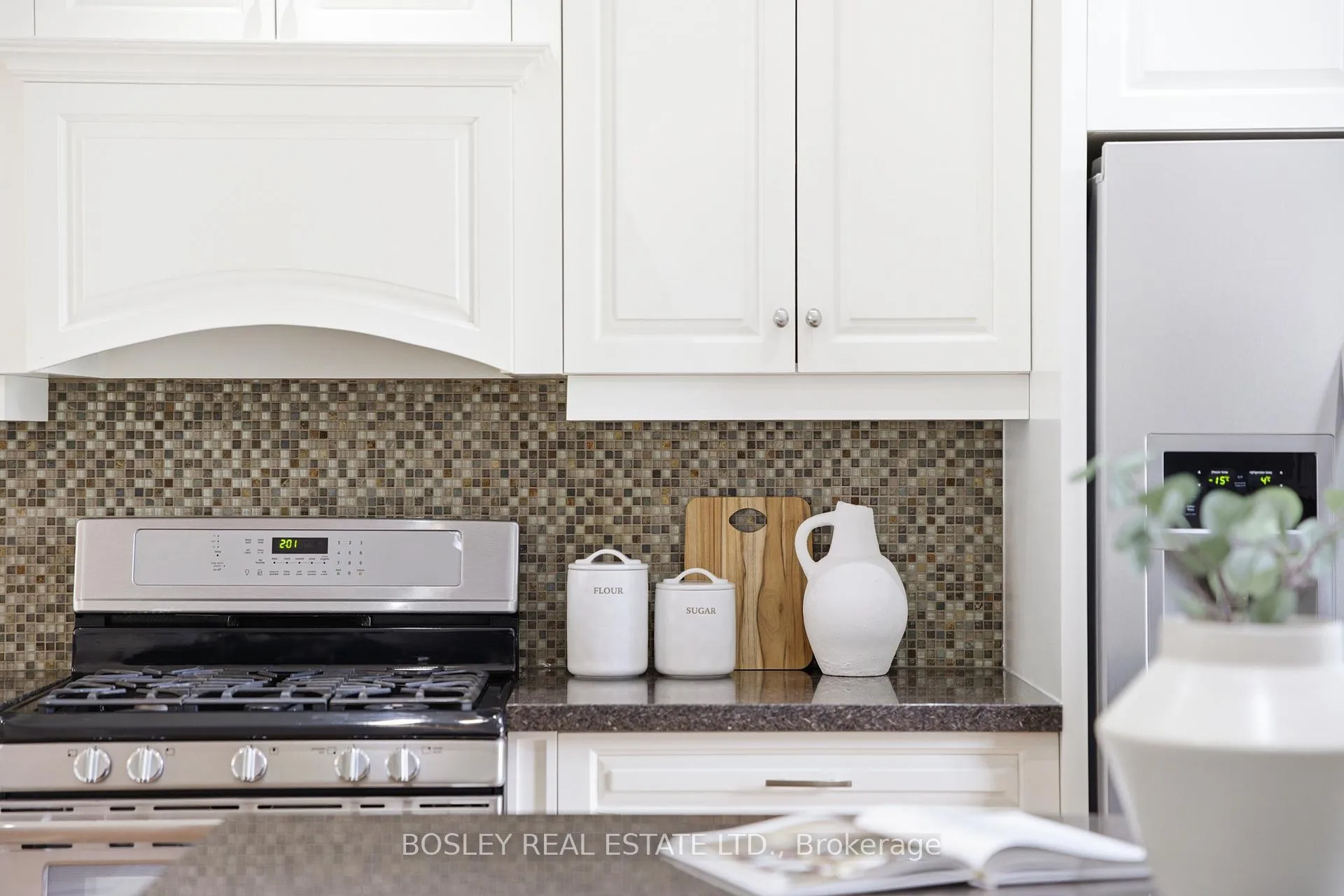 Photo 9 of 12 Anndale Road, Scarborough, Birchcliffe-Cliffside — HOMEH