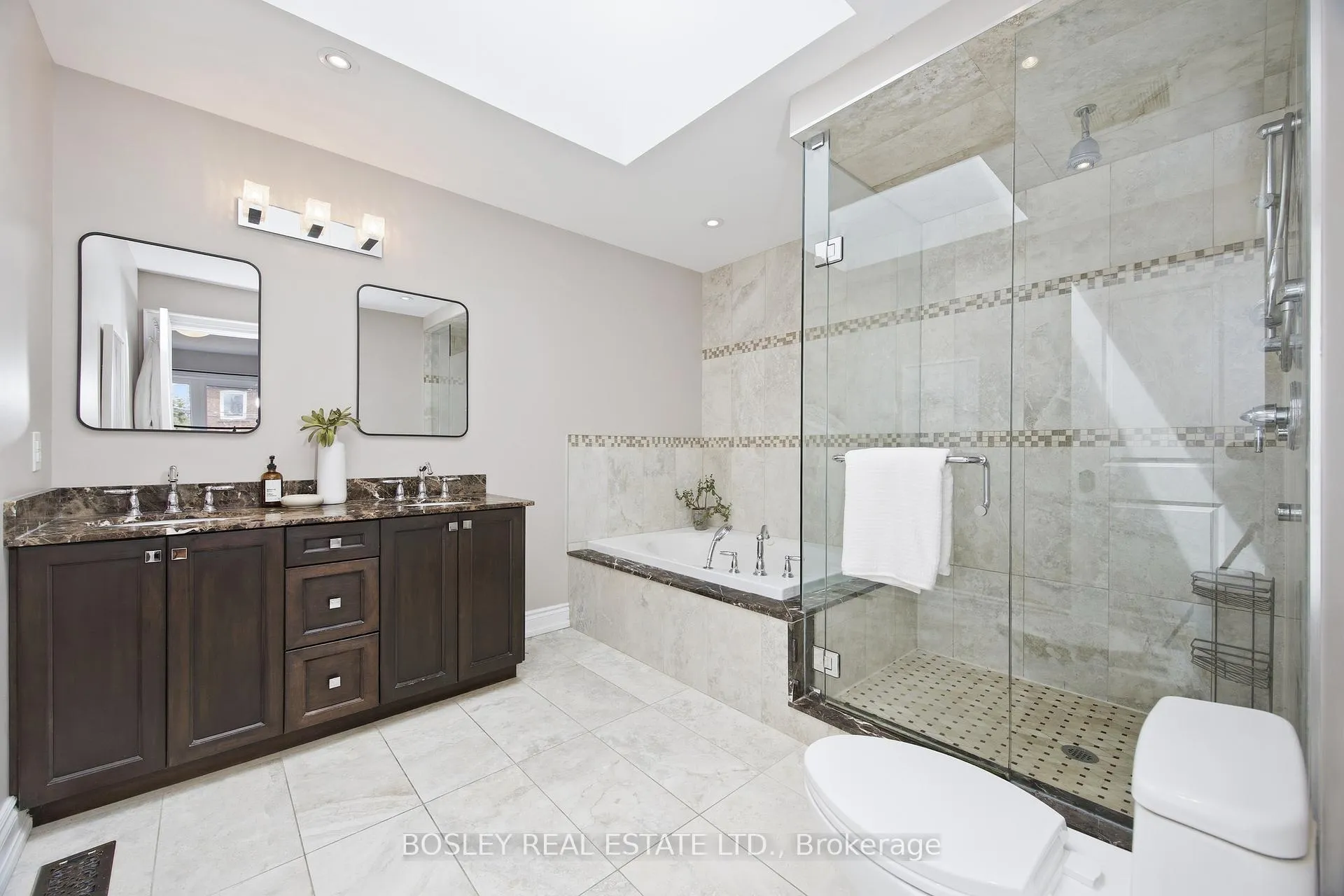Photo 23 of 12 Anndale Road, Scarborough, Birchcliffe-Cliffside — HOMEH