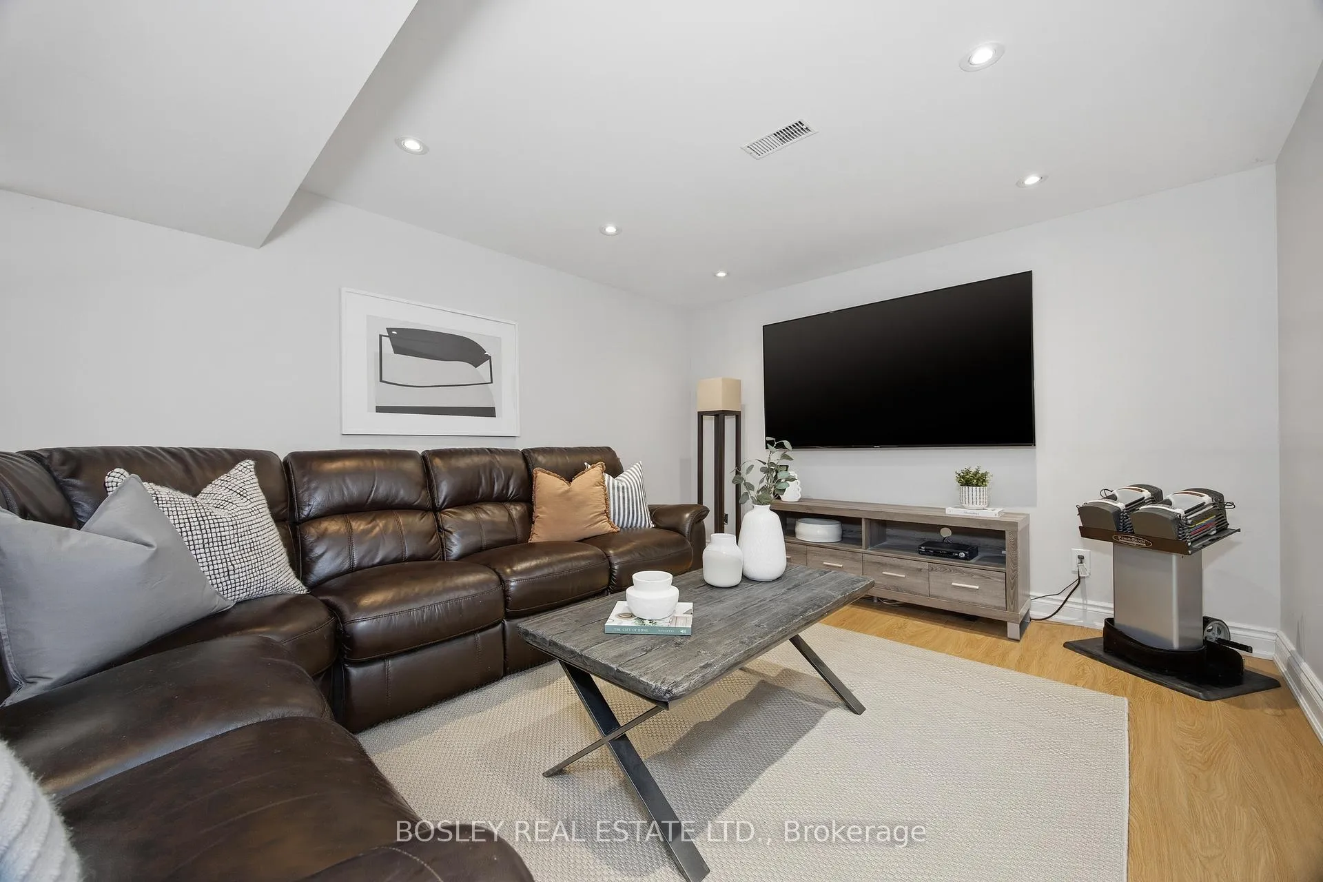 Photo 39 of 12 Anndale Road, Scarborough, Birchcliffe-Cliffside — HOMEH