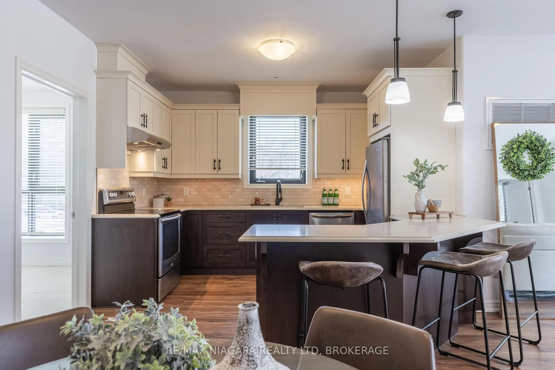 Photo 7 of Unit 209, 379 Scott Street, St. Catharines, Vine/Linwell — HOMEH