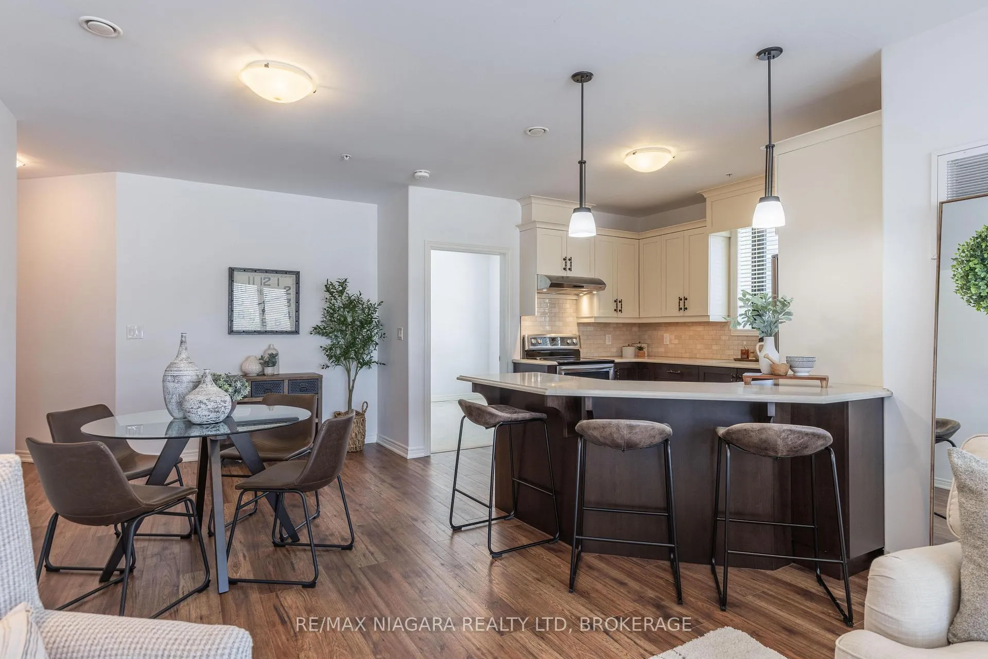 Photo 9 of Unit 209, 379 Scott Street, St. Catharines, Vine/Linwell — HOMEH