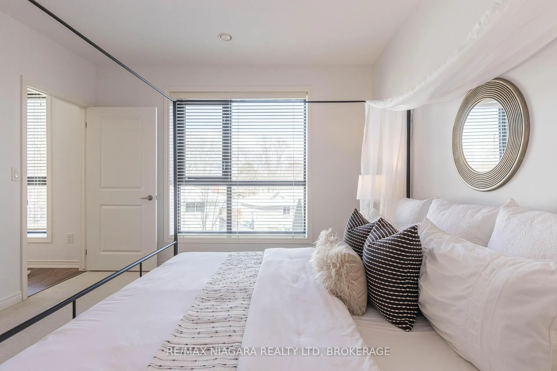 Photo 15 of Unit 209, 379 Scott Street, St. Catharines, Vine/Linwell — HOMEH