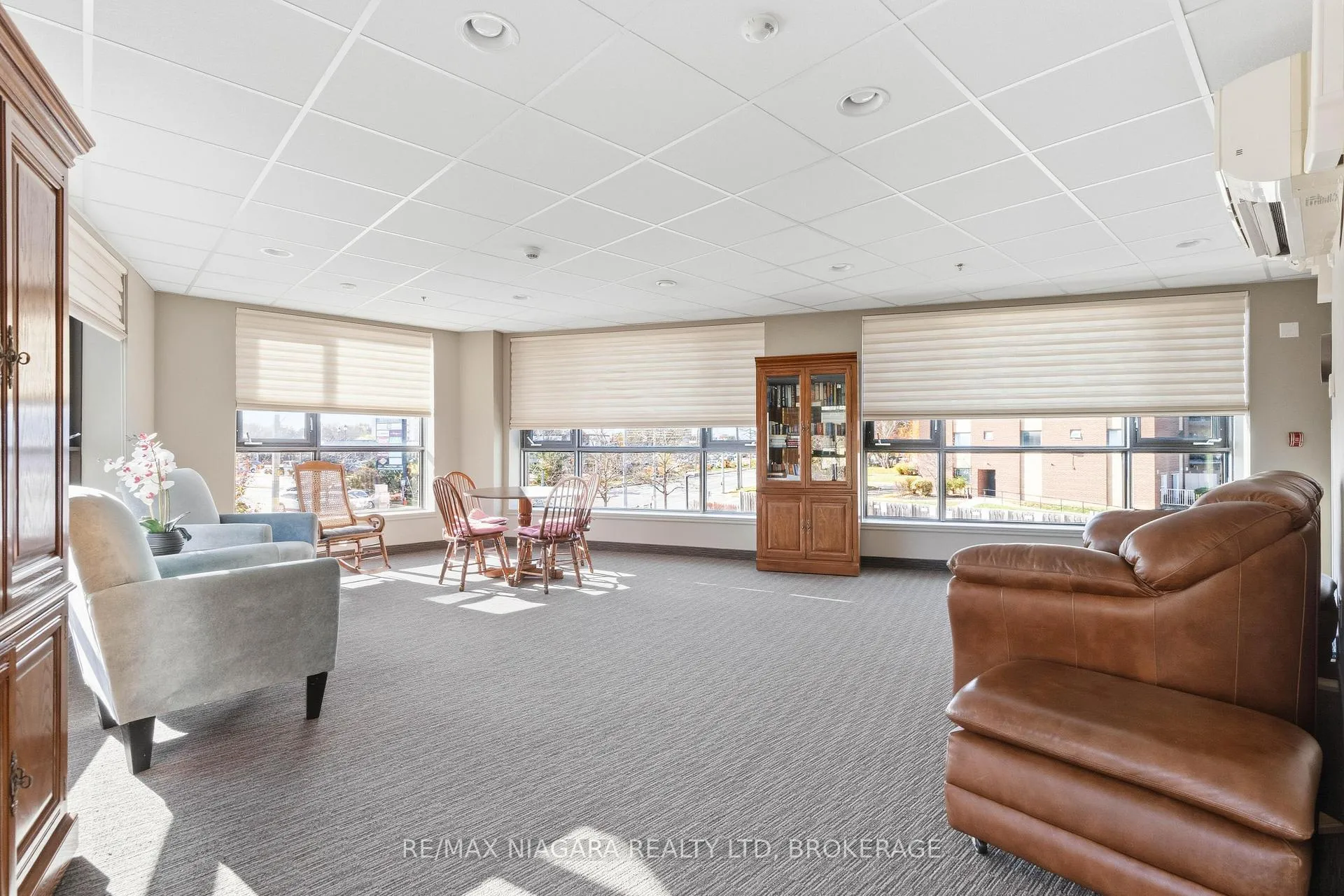 Photo 21 of Unit 209, 379 Scott Street, St. Catharines, Vine/Linwell — HOMEH