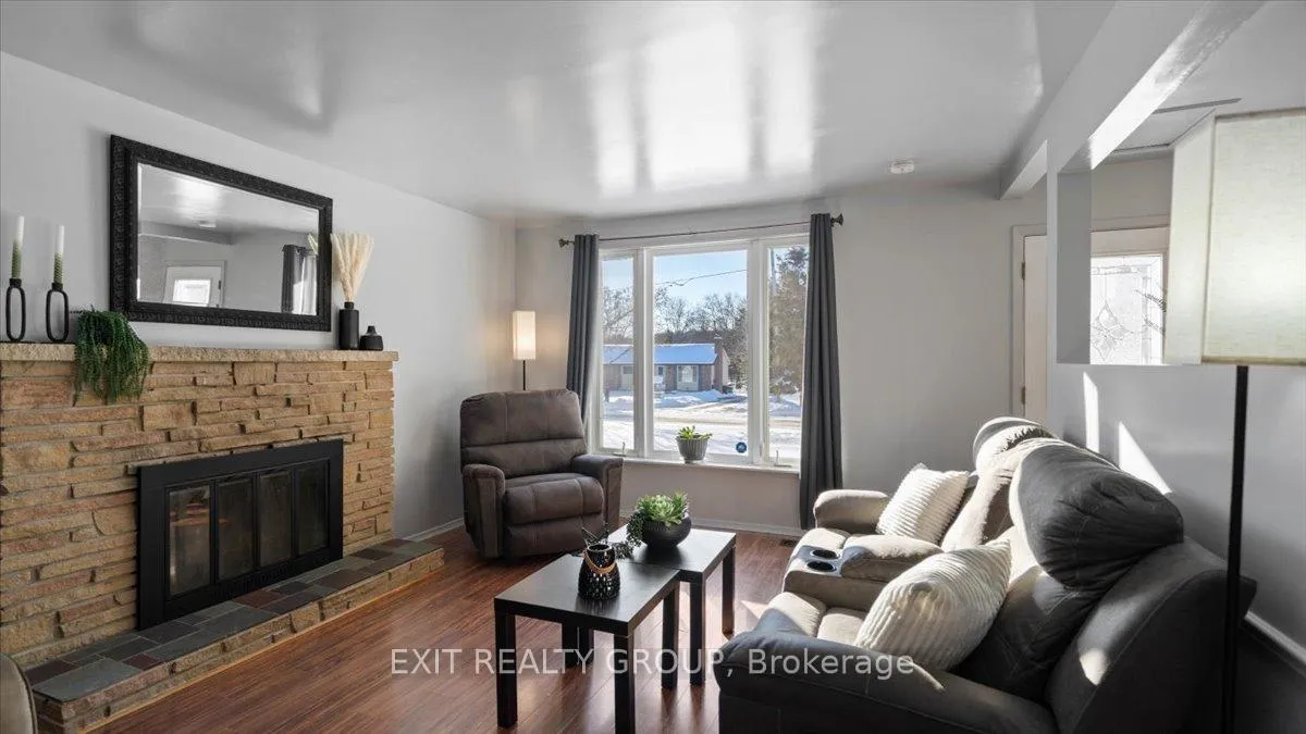 Photo 10 of 84 Chatterton Valley Crescent, Quinte West, Sidney Ward — HOMEH