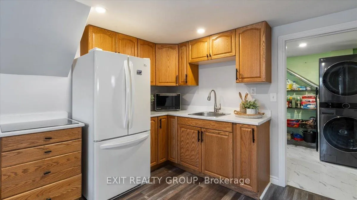 Photo 24 of 84 Chatterton Valley Crescent, Quinte West, Sidney Ward — HOMEH