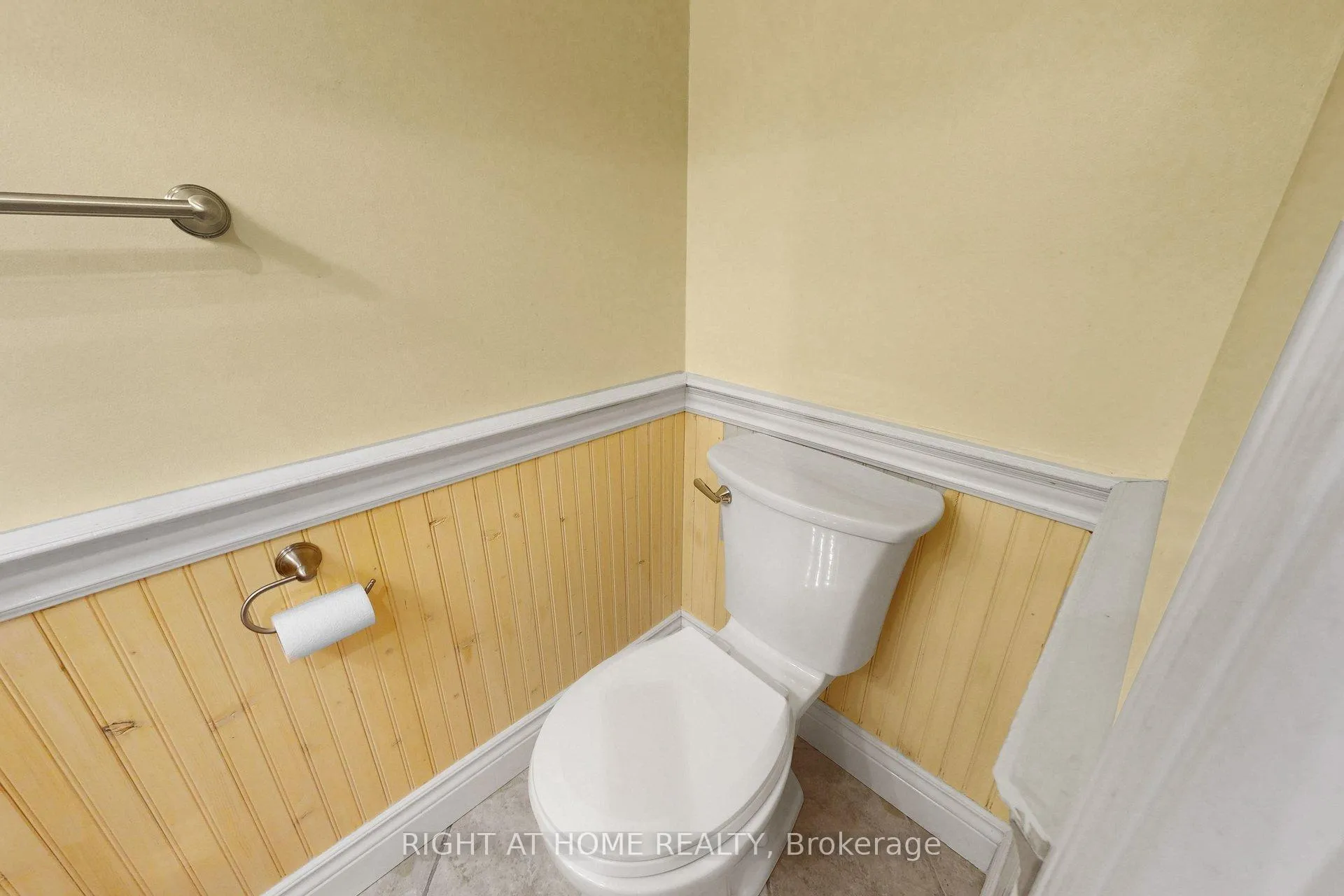Photo 22 of 22 Blueridge Square, Brampton, Heart Lake West — HOMEH