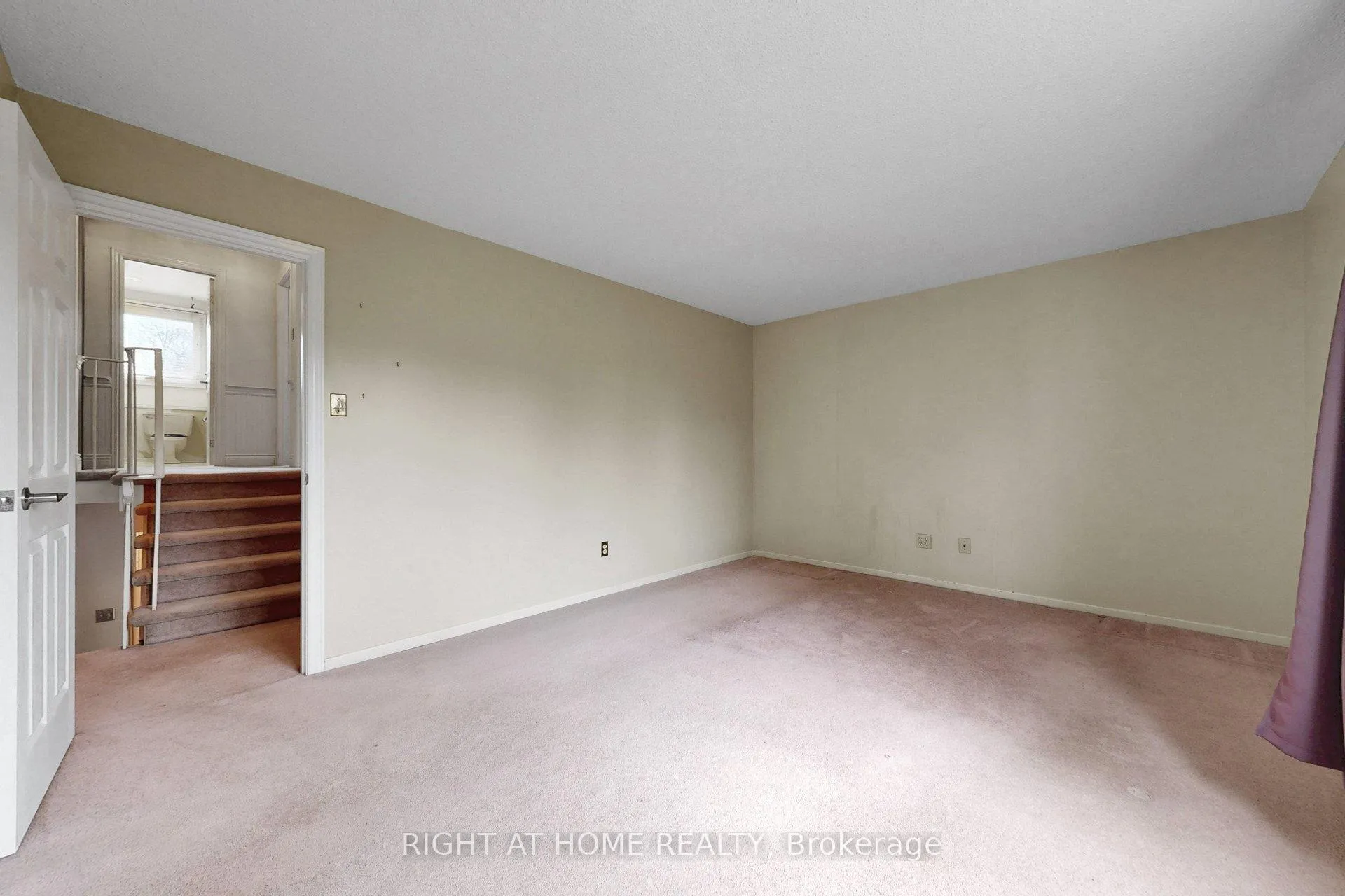 Photo 24 of 22 Blueridge Square, Brampton, Heart Lake West — HOMEH