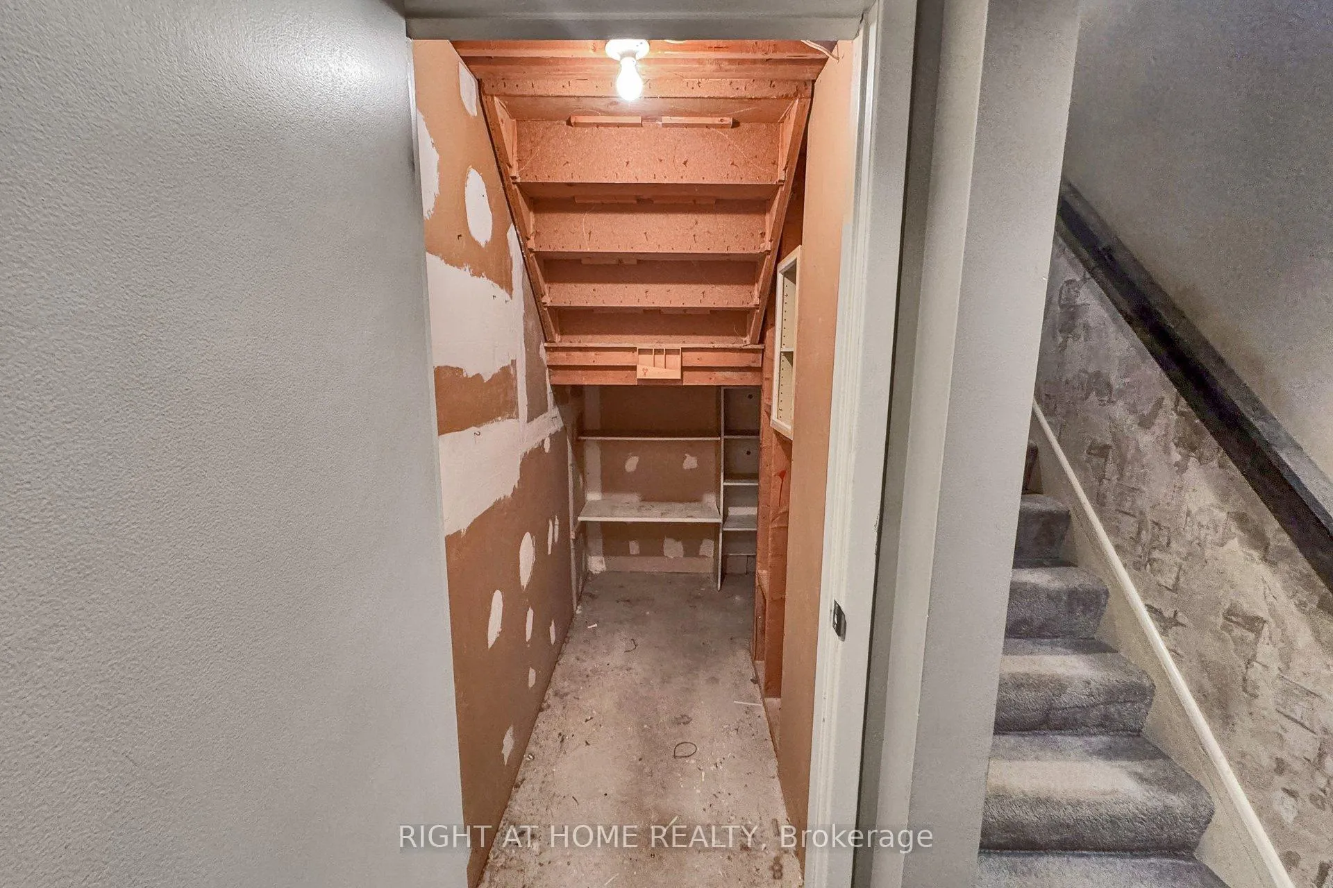 Photo 41 of 22 Blueridge Square, Brampton, Heart Lake West — HOMEH