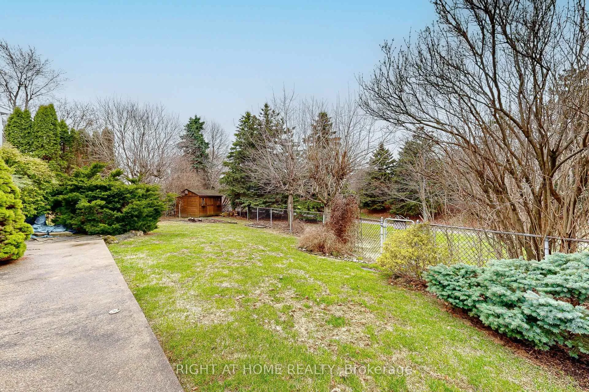 Photo 47 of 22 Blueridge Square, Brampton, Heart Lake West — HOMEH