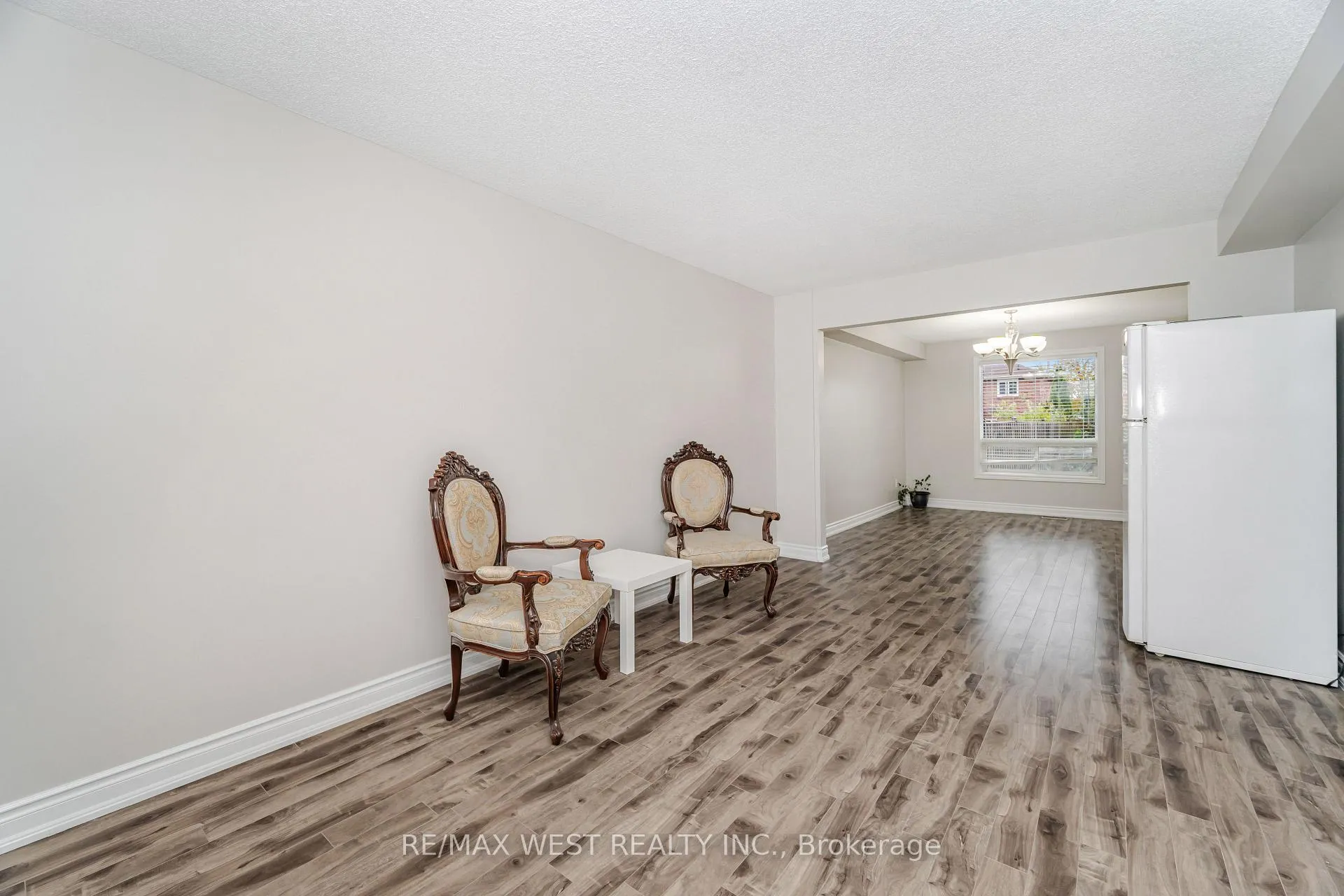 Photo 12 of 86 Dina Road, Vaughan, Maple — HOMEH