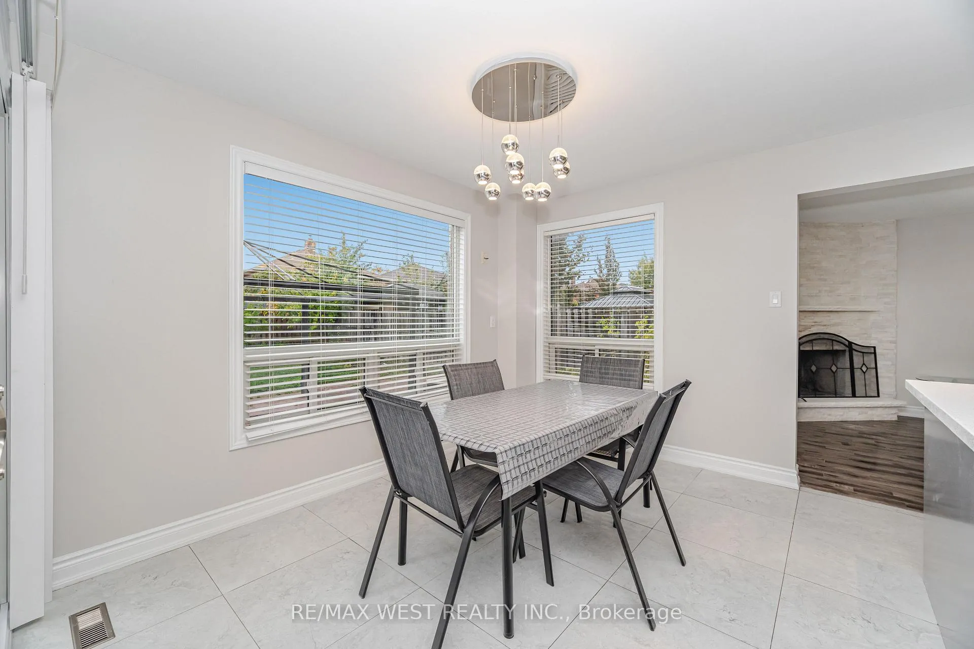 Photo 21 of 86 Dina Road, Vaughan, Maple — HOMEH