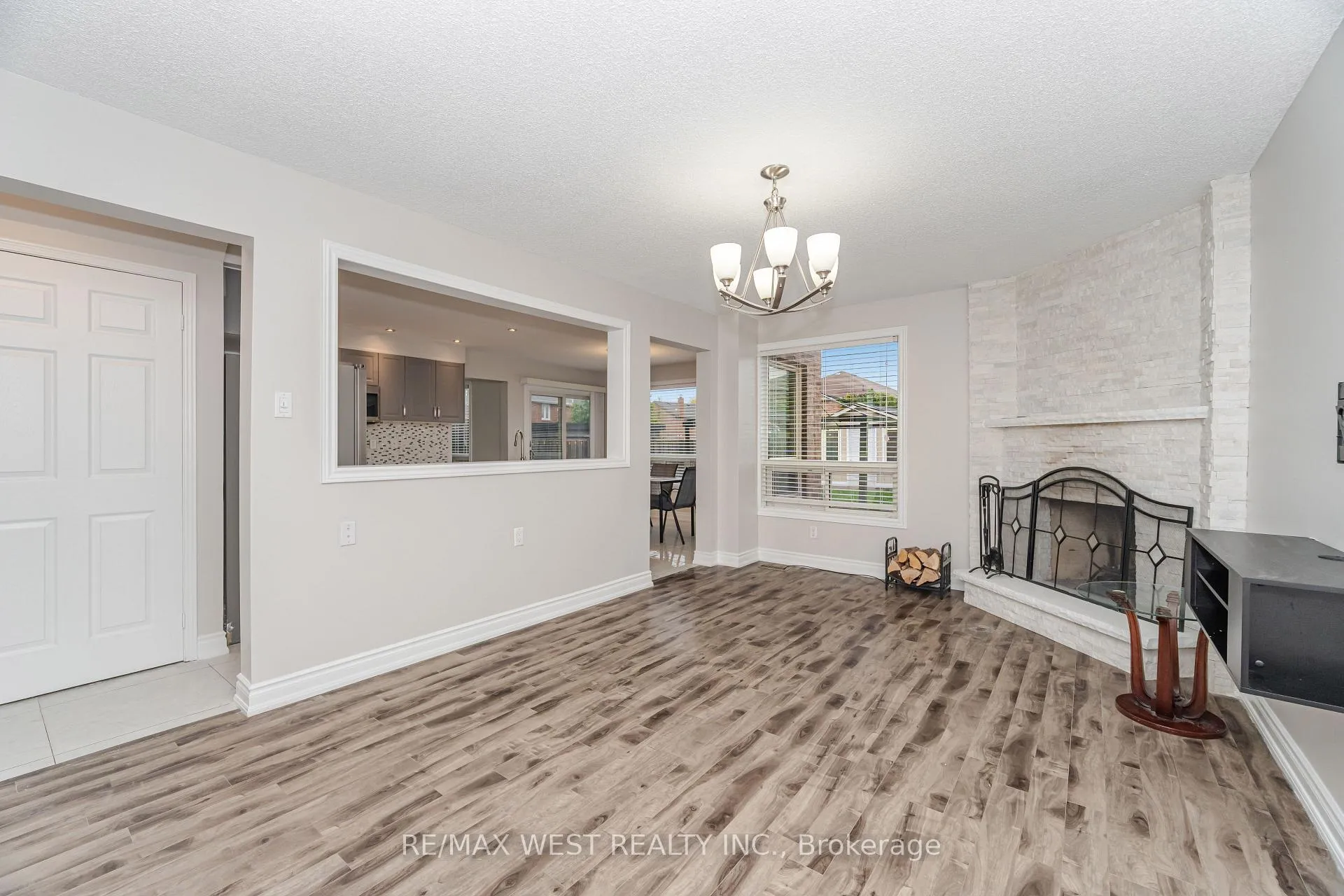 Photo 24 of 86 Dina Road, Vaughan, Maple — HOMEH