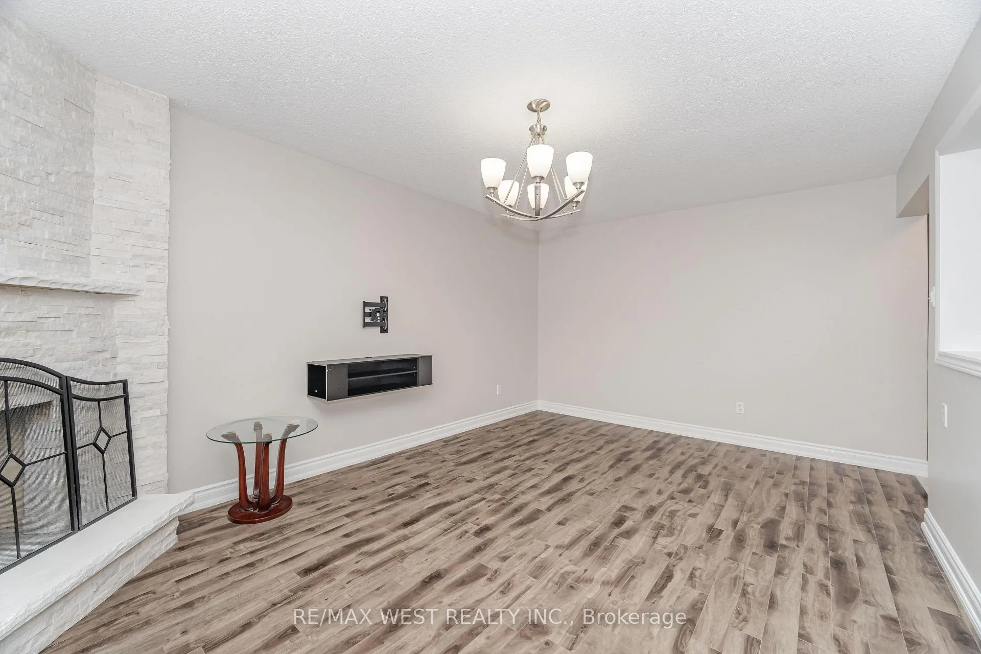 Photo 25 of 86 Dina Road, Vaughan, Maple — HOMEH