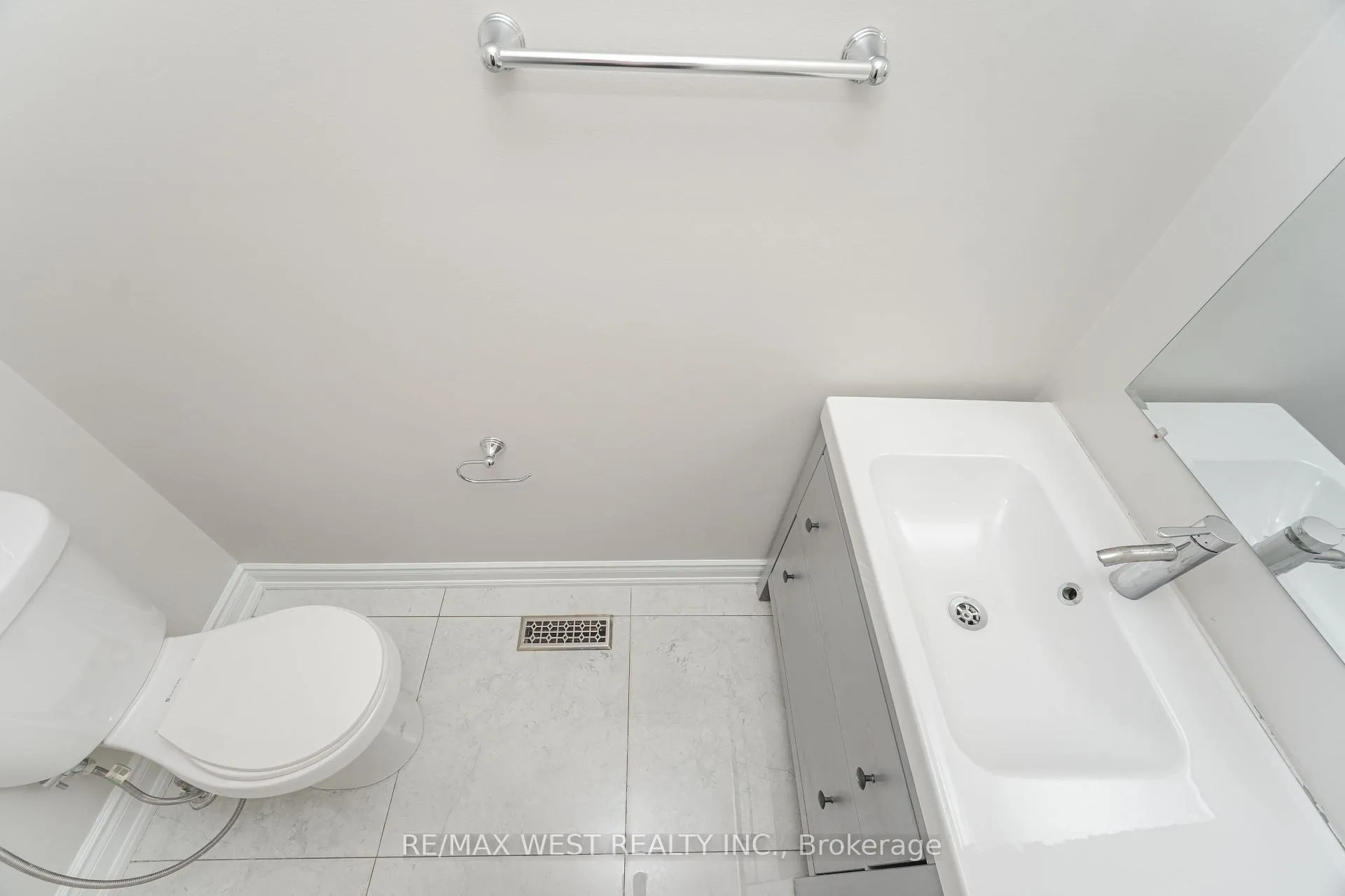 Photo 27 of 86 Dina Road, Vaughan, Maple — HOMEH