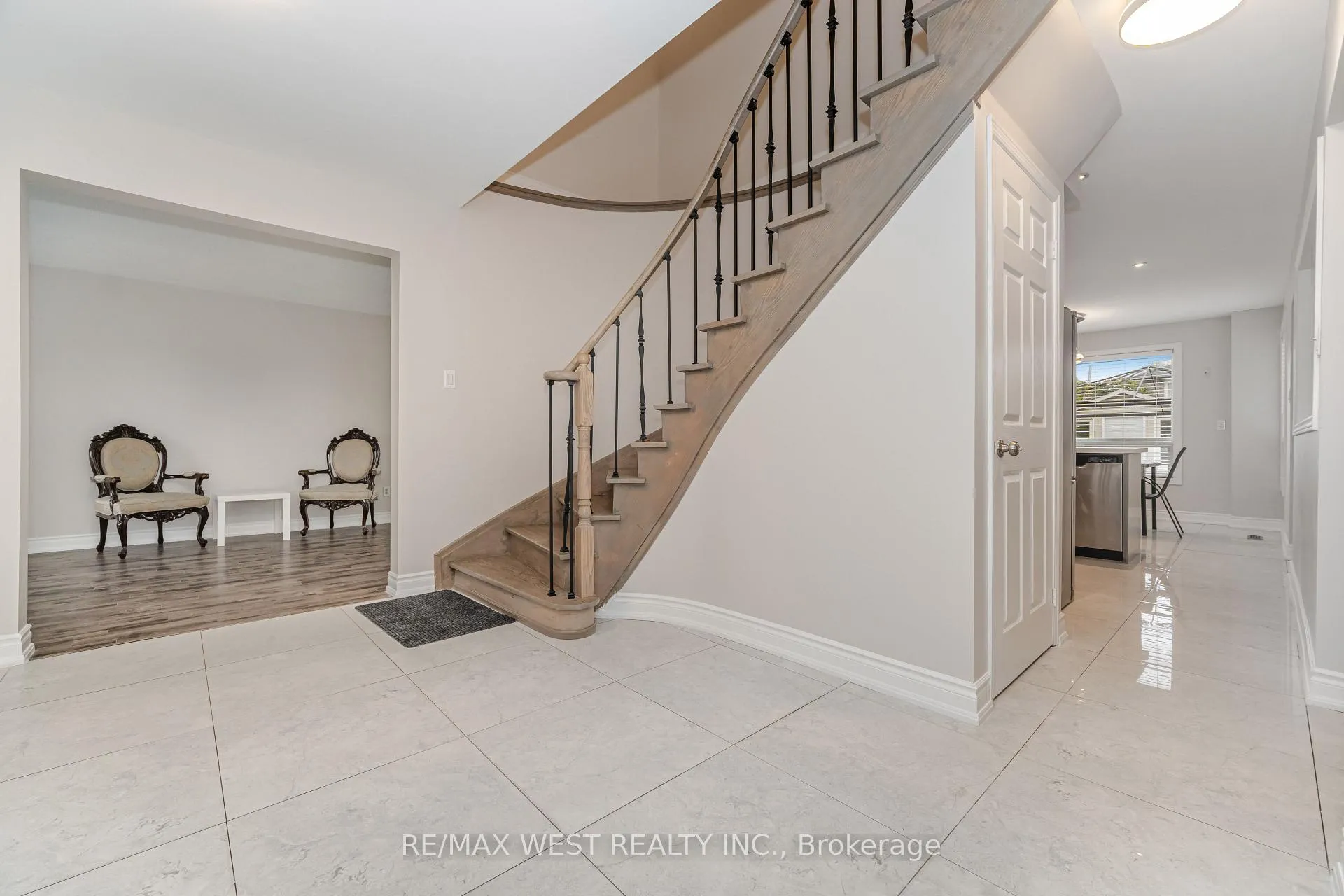 Photo 29 of 86 Dina Road, Vaughan, Maple — HOMEH