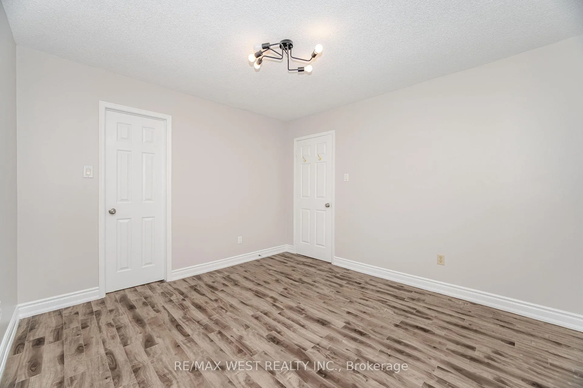 Photo 38 of 86 Dina Road, Vaughan, Maple — HOMEH