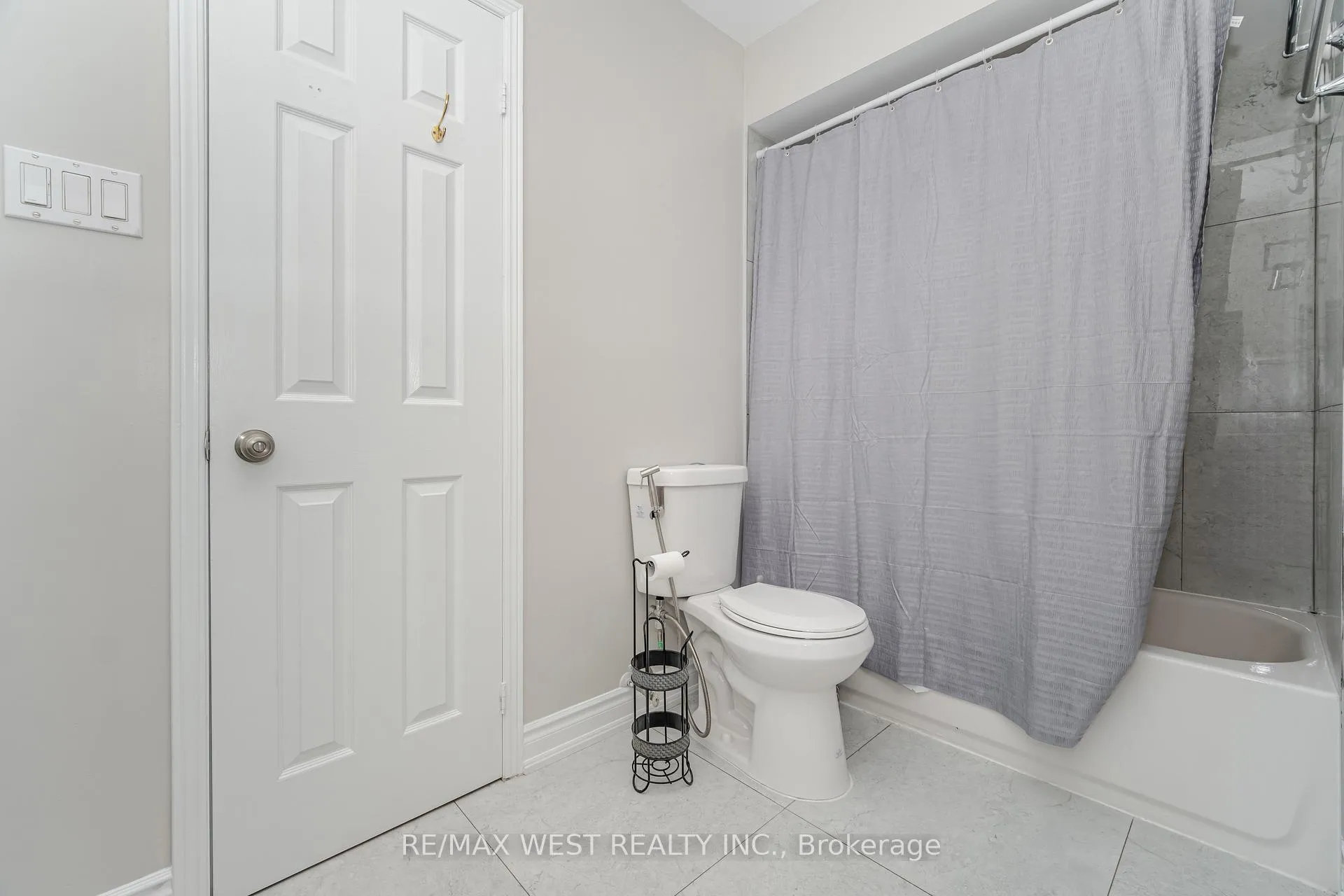 Photo 45 of 86 Dina Road, Vaughan, Maple — HOMEH