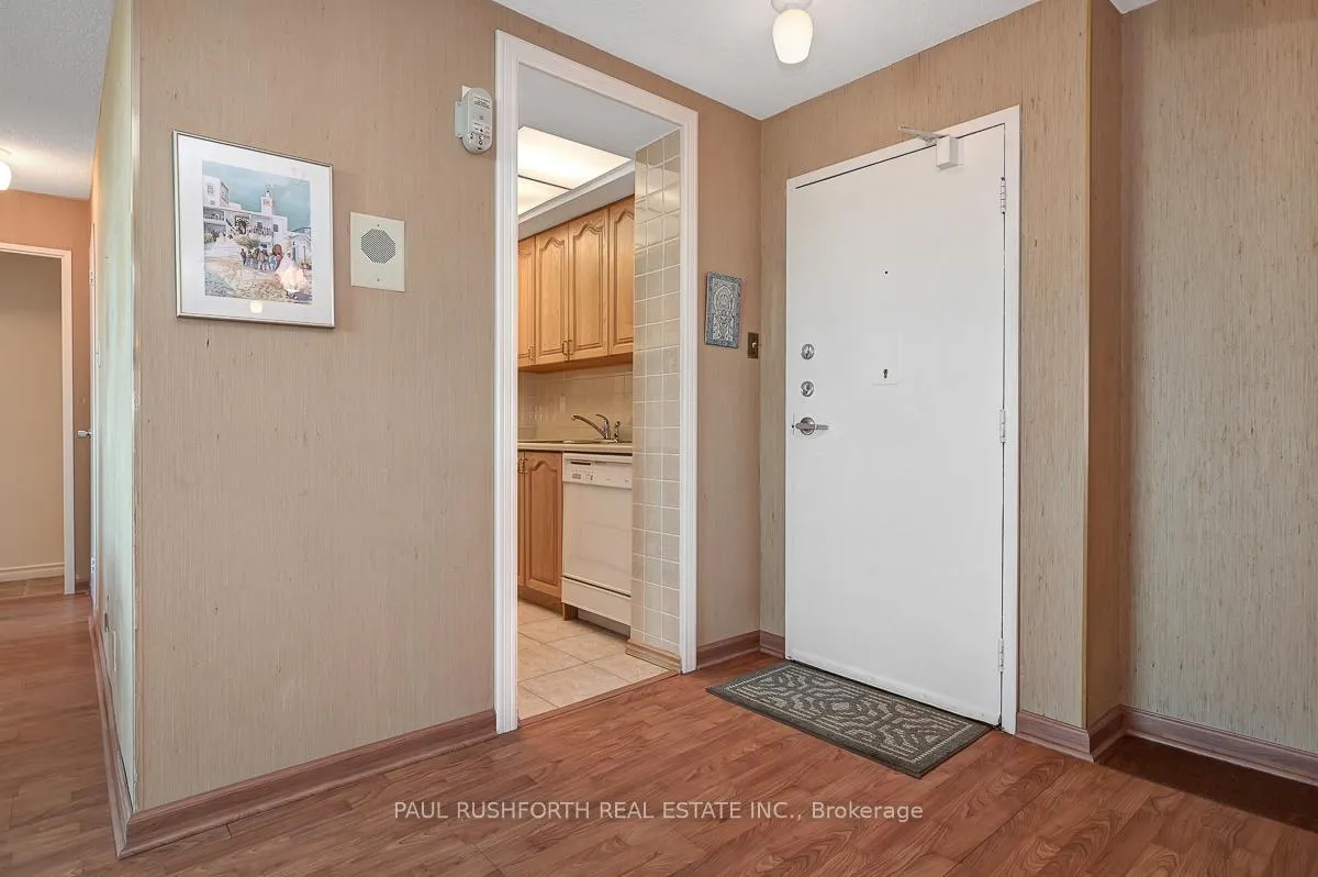 Photo 3 of Unit PH7, 555 Brittany Drive, Ottawa, Viscount Alexander Park — HOMEH