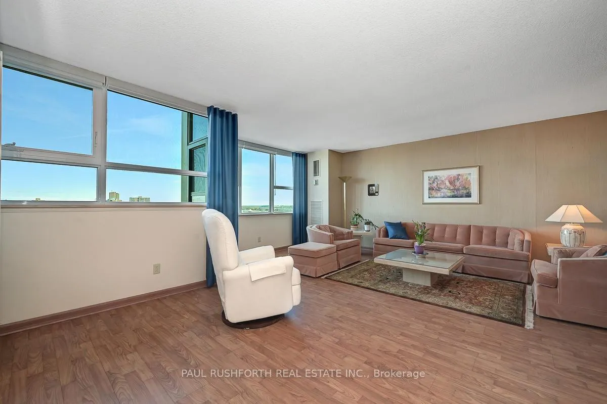 Photo 13 of Unit PH7, 555 Brittany Drive, Ottawa, Viscount Alexander Park — HOMEH