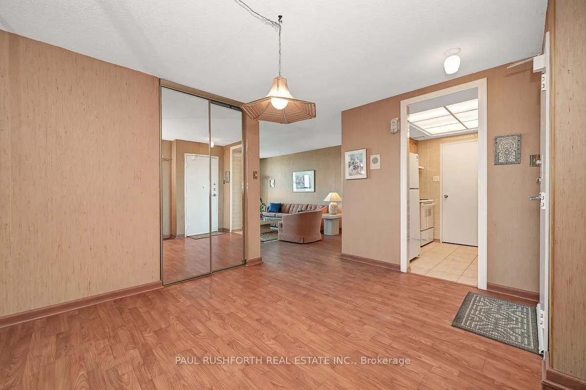 Photo 17 of Unit PH7, 555 Brittany Drive, Ottawa, Viscount Alexander Park — HOMEH