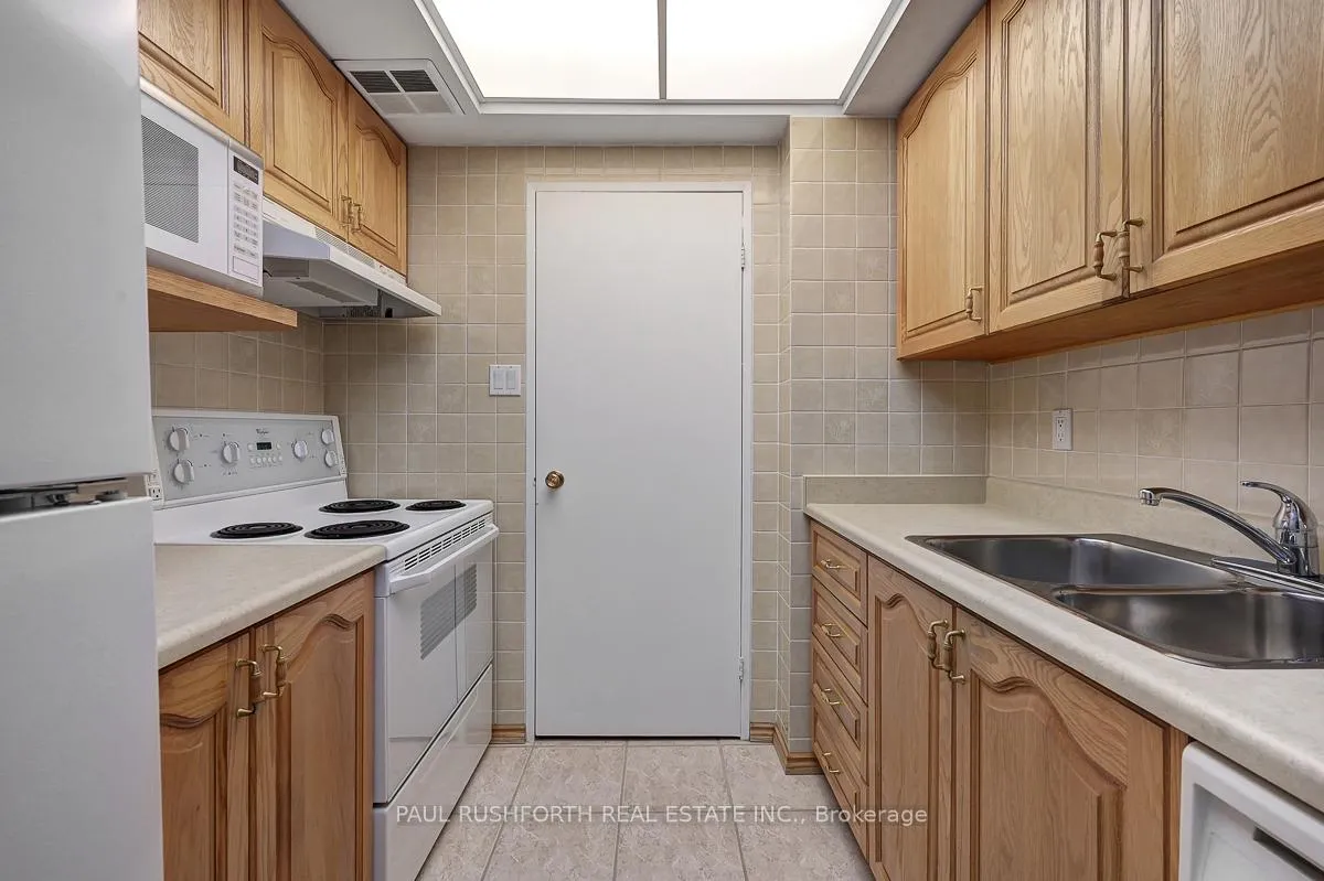Photo 19 of Unit PH7, 555 Brittany Drive, Ottawa, Viscount Alexander Park — HOMEH