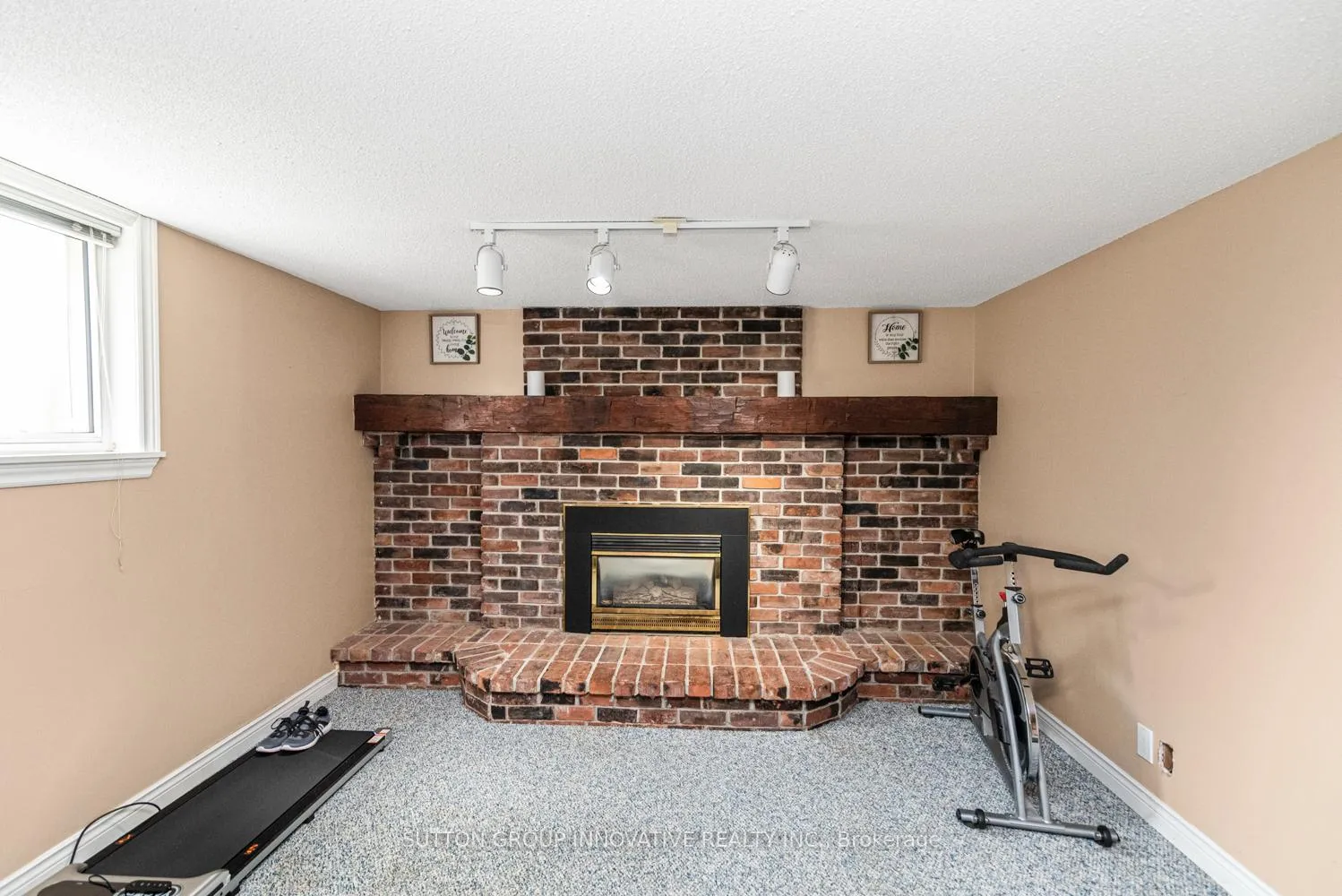 Photo 22 of 737 Upper Horning Road, Hamilton, Gurnett — HOMEH