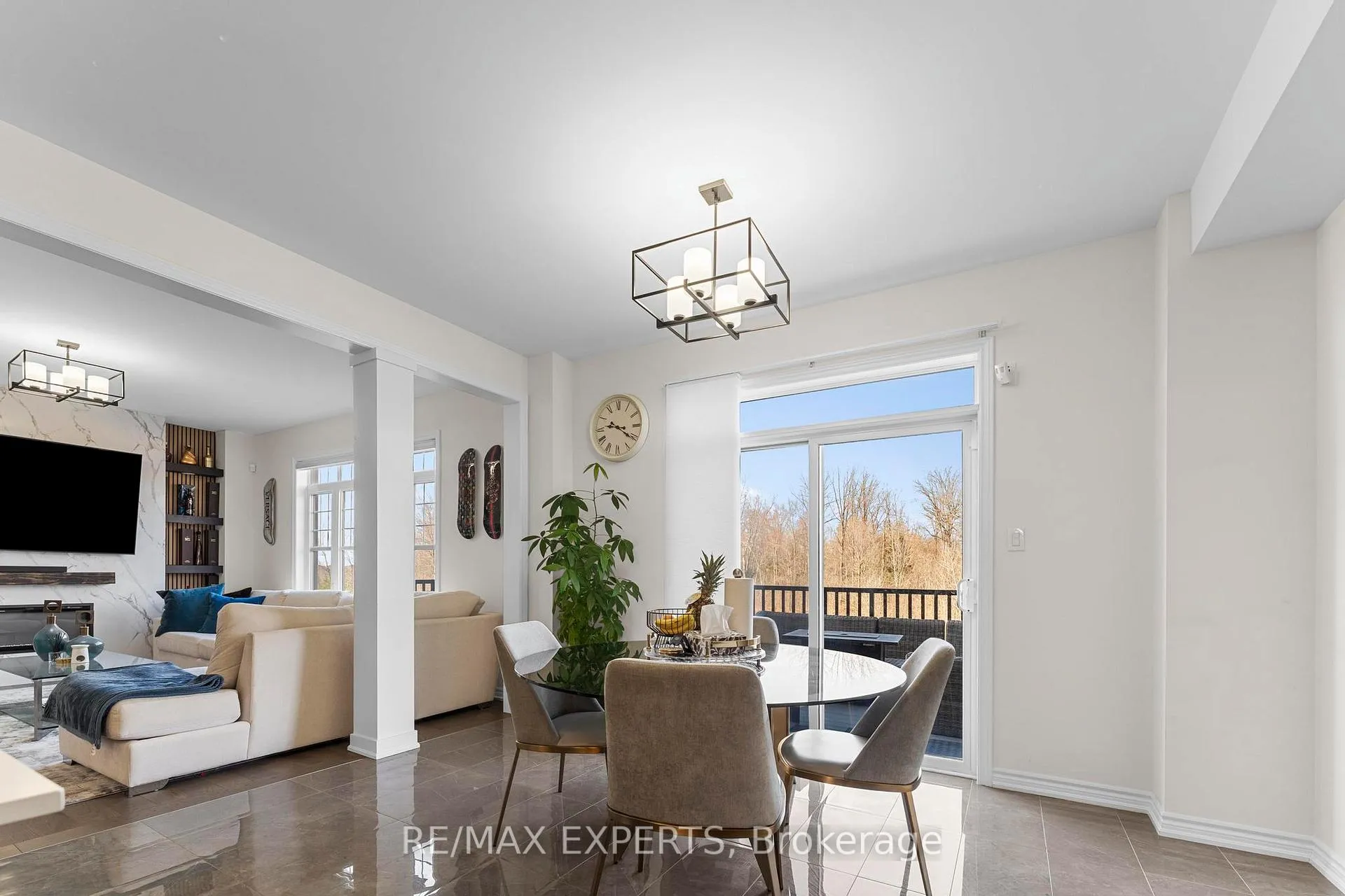 Photo 13 of 572 Queen Mary Drive, Brampton, Northwest Brampton — HOMEH