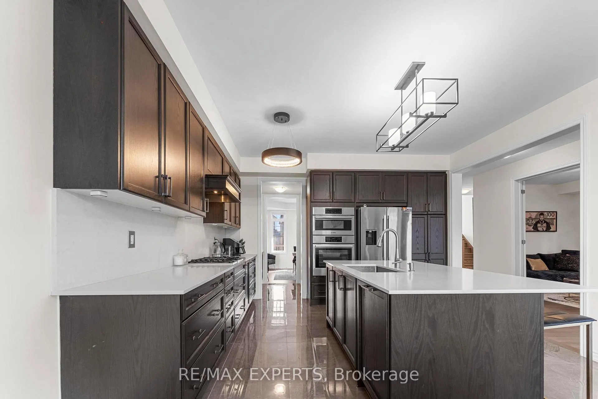 Photo 16 of 572 Queen Mary Drive, Brampton, Northwest Brampton — HOMEH