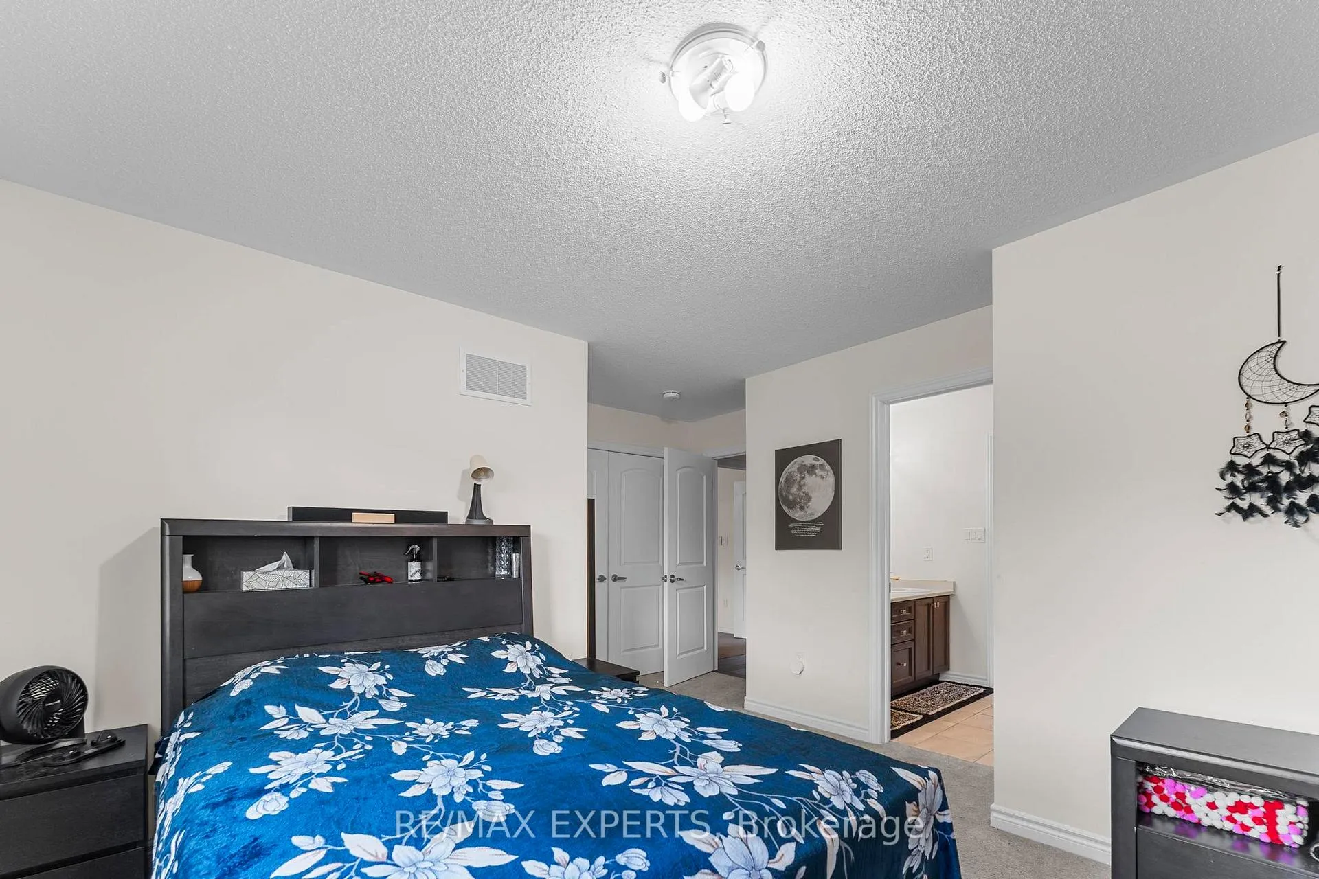 Photo 29 of 572 Queen Mary Drive, Brampton, Northwest Brampton — HOMEH