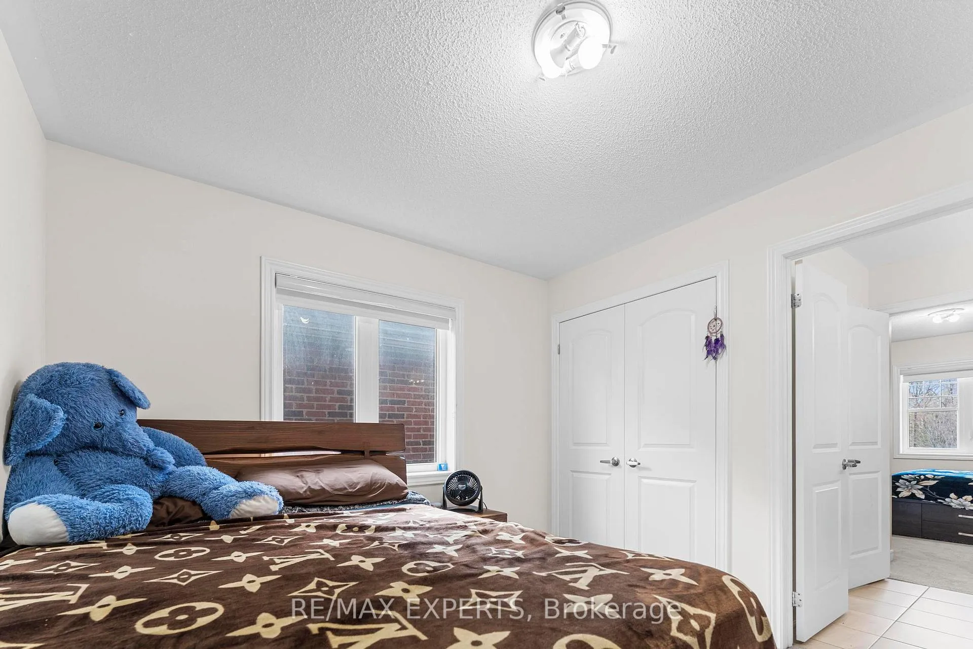 Photo 33 of 572 Queen Mary Drive, Brampton, Northwest Brampton — HOMEH