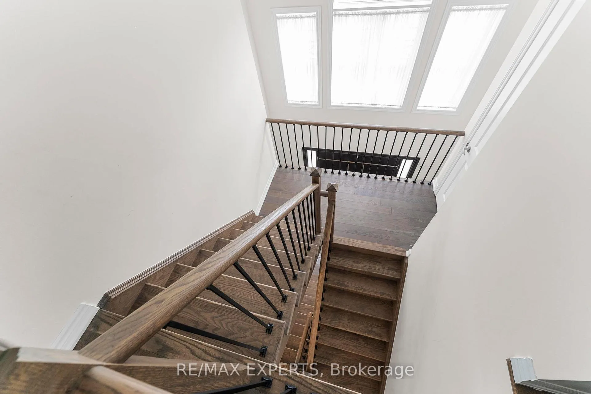 Photo 40 of 572 Queen Mary Drive, Brampton, Northwest Brampton — HOMEH