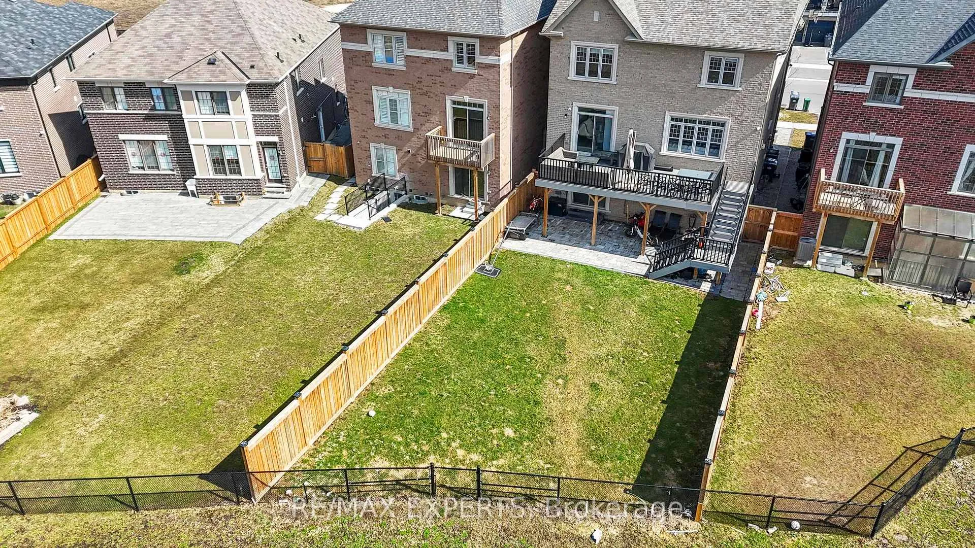 Photo 45 of 572 Queen Mary Drive, Brampton, Northwest Brampton — HOMEH