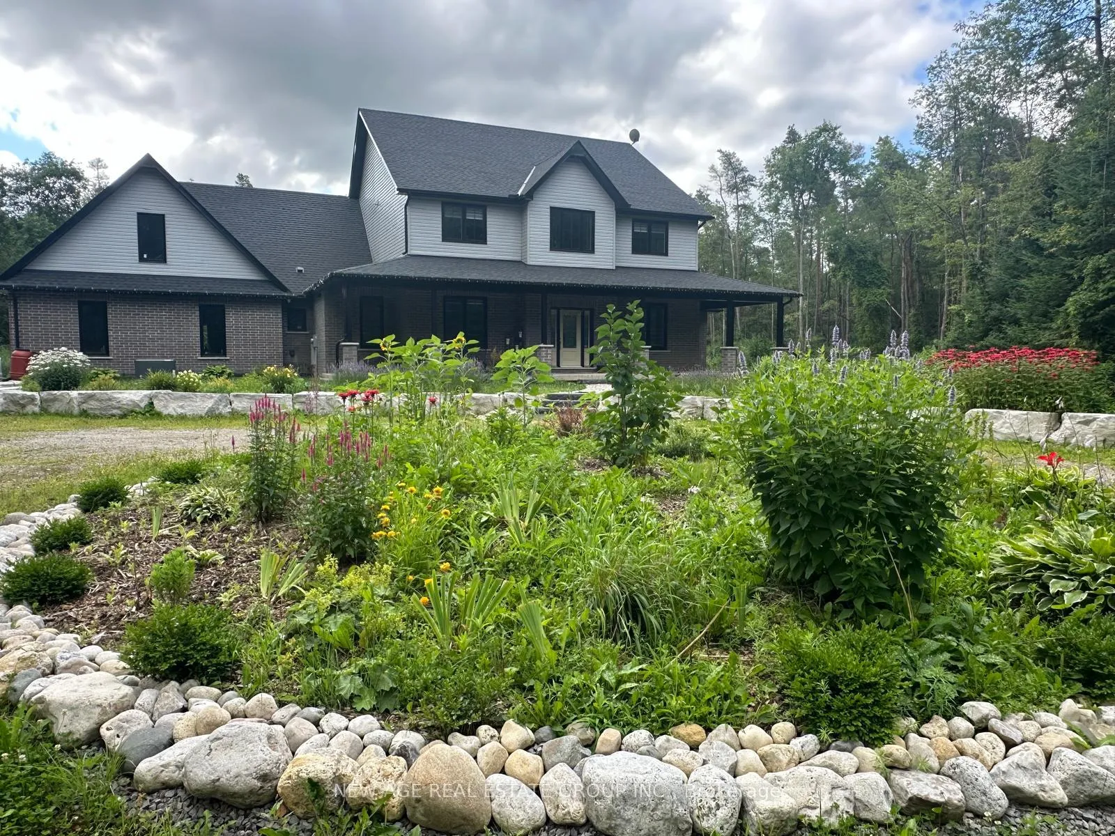 Photo 2 of 9031 Sideroad 17 Road, Erin, Rural Erin — HOMEH