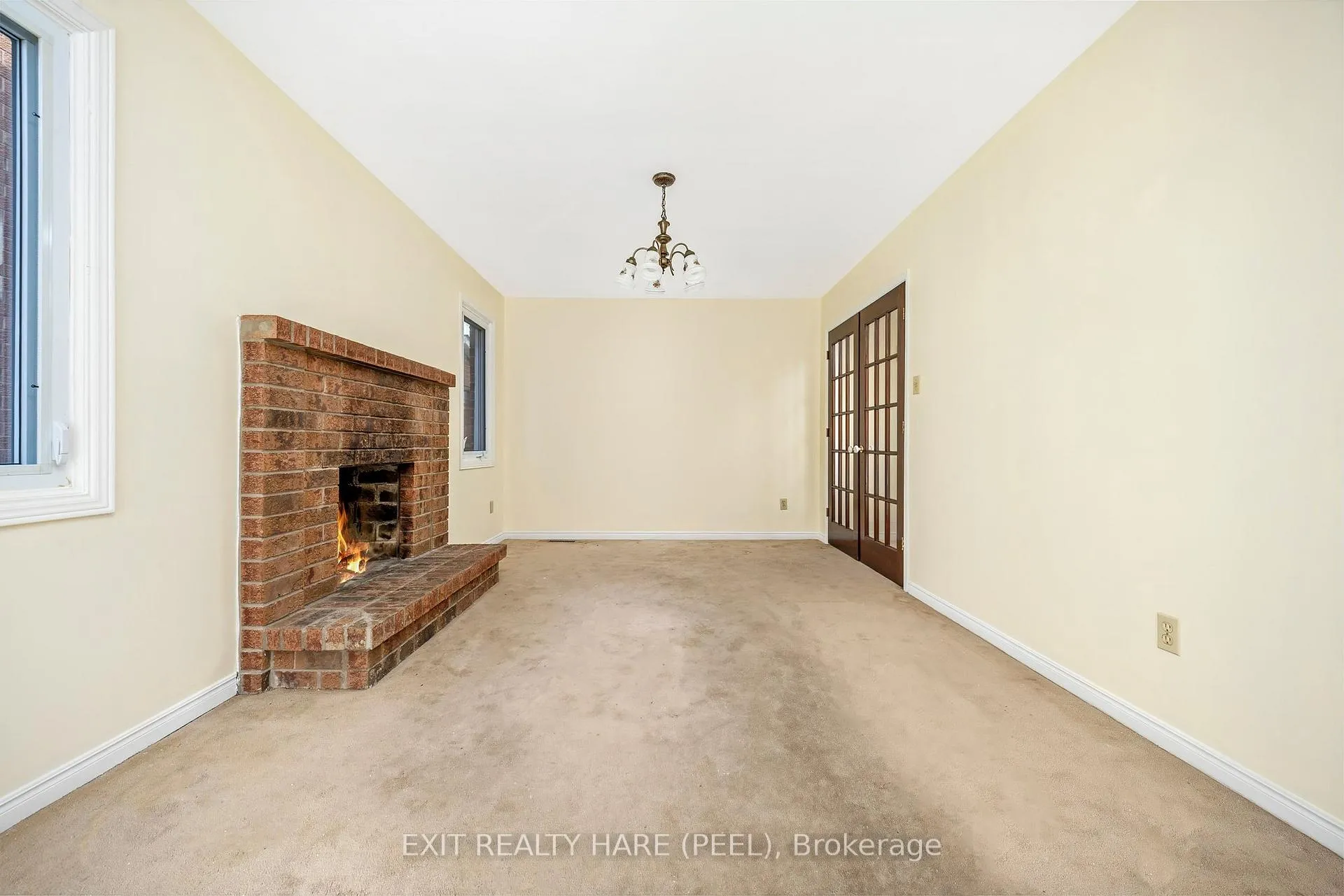 Photo 6 of 47 Stillwater Crescent, Brampton, Brampton West — HOMEH