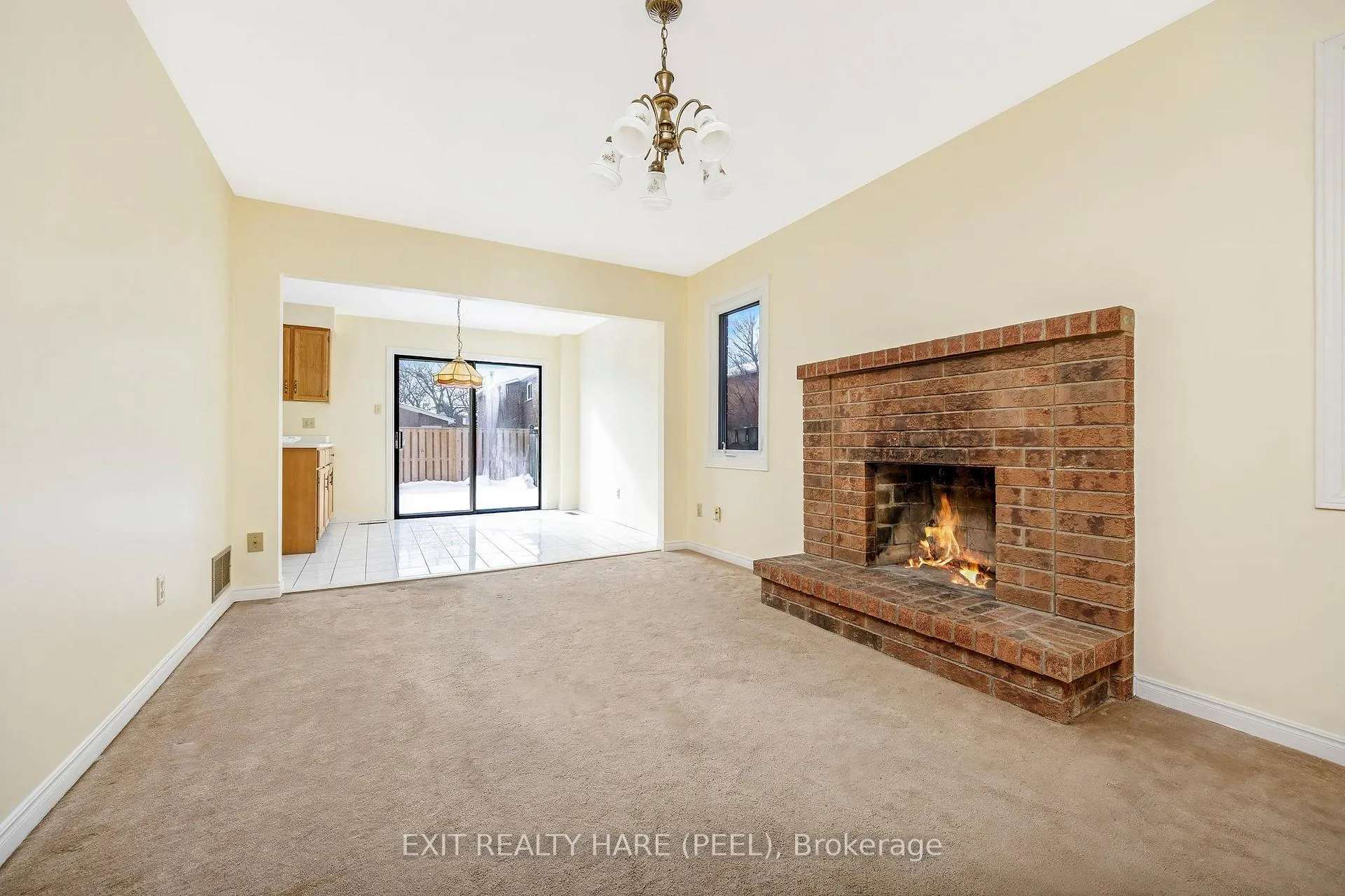 Photo 7 of 47 Stillwater Crescent, Brampton, Brampton West — HOMEH