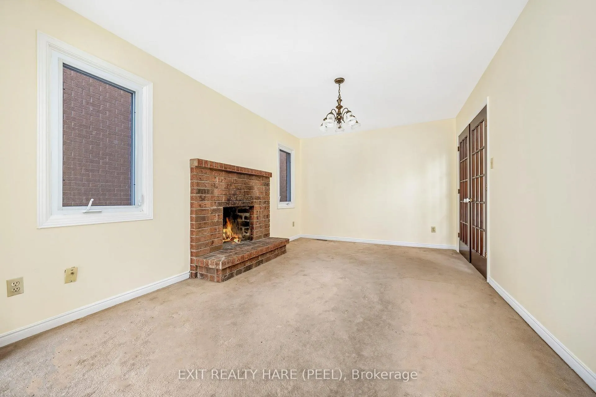 Photo 8 of 47 Stillwater Crescent, Brampton, Brampton West — HOMEH