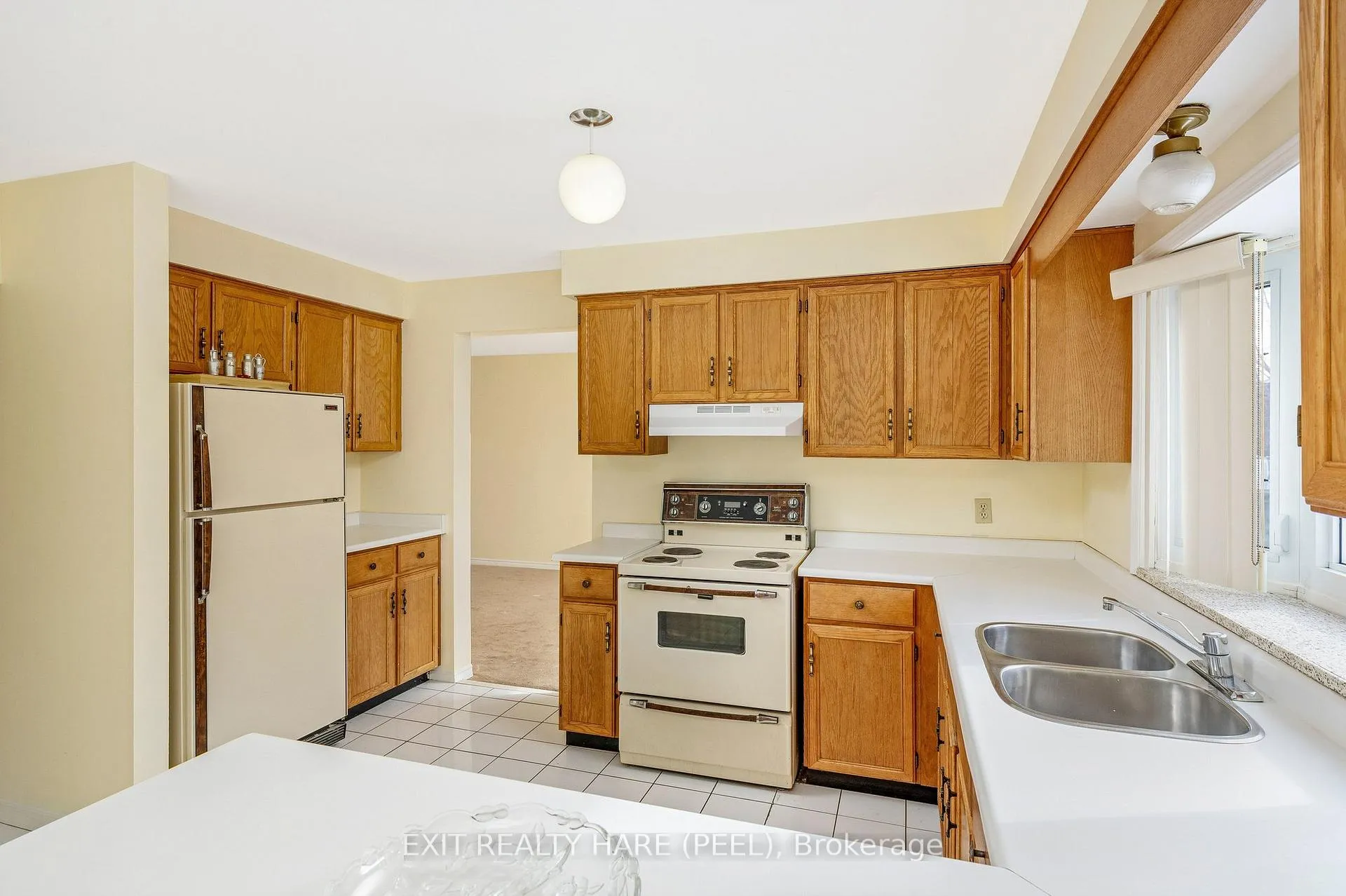Photo 14 of 47 Stillwater Crescent, Brampton, Brampton West — HOMEH